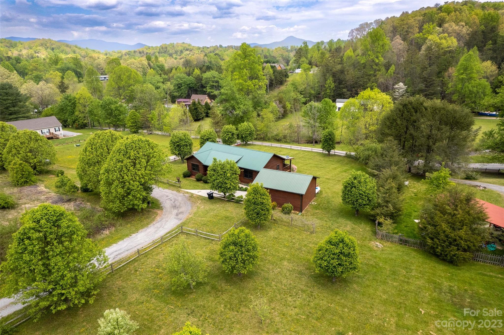 899 Bradley Branch Road, Whittier NC 28789 House for Sale in Whittier