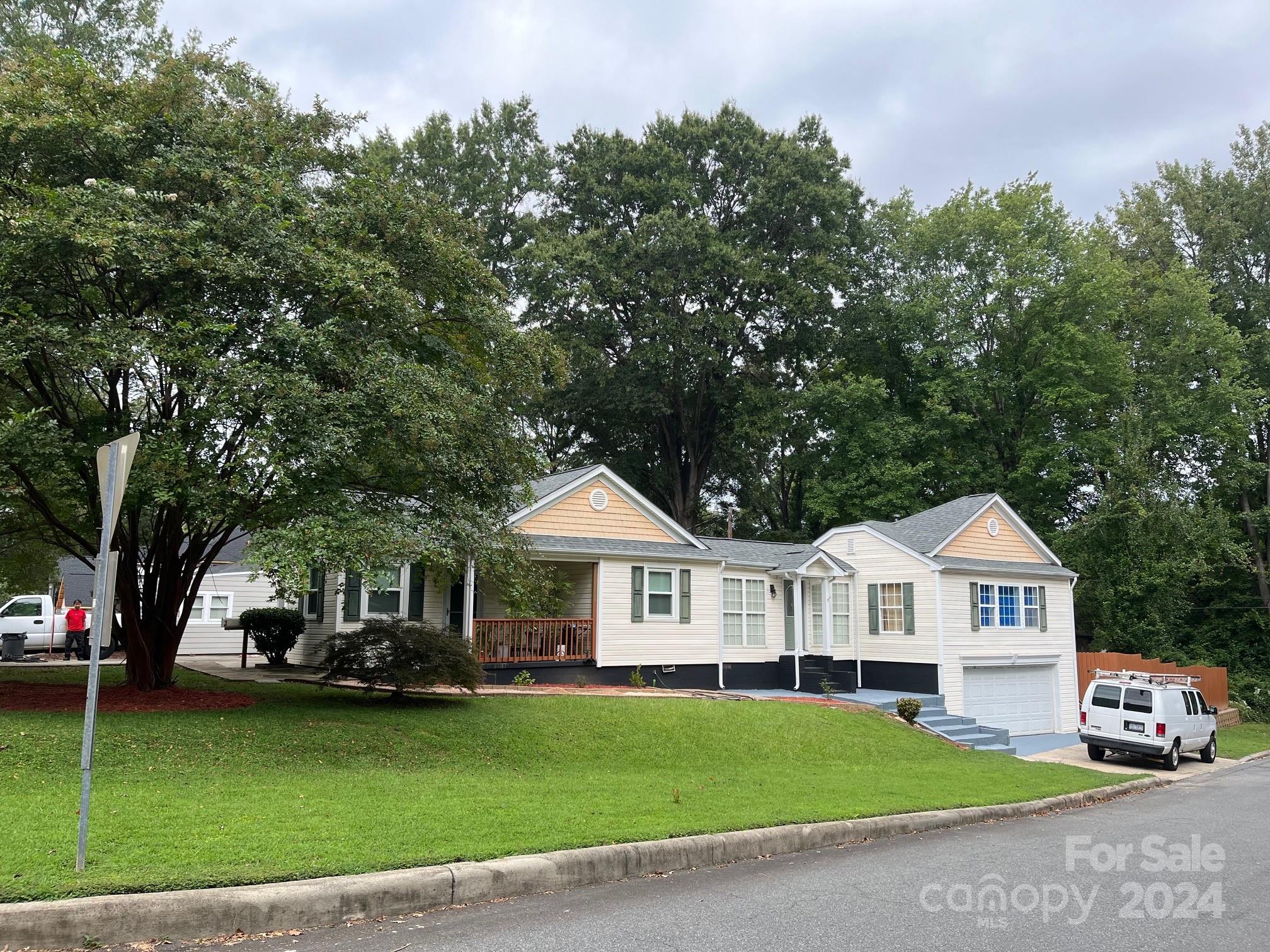 3329 Draper Avenue, Charlotte NC 28205