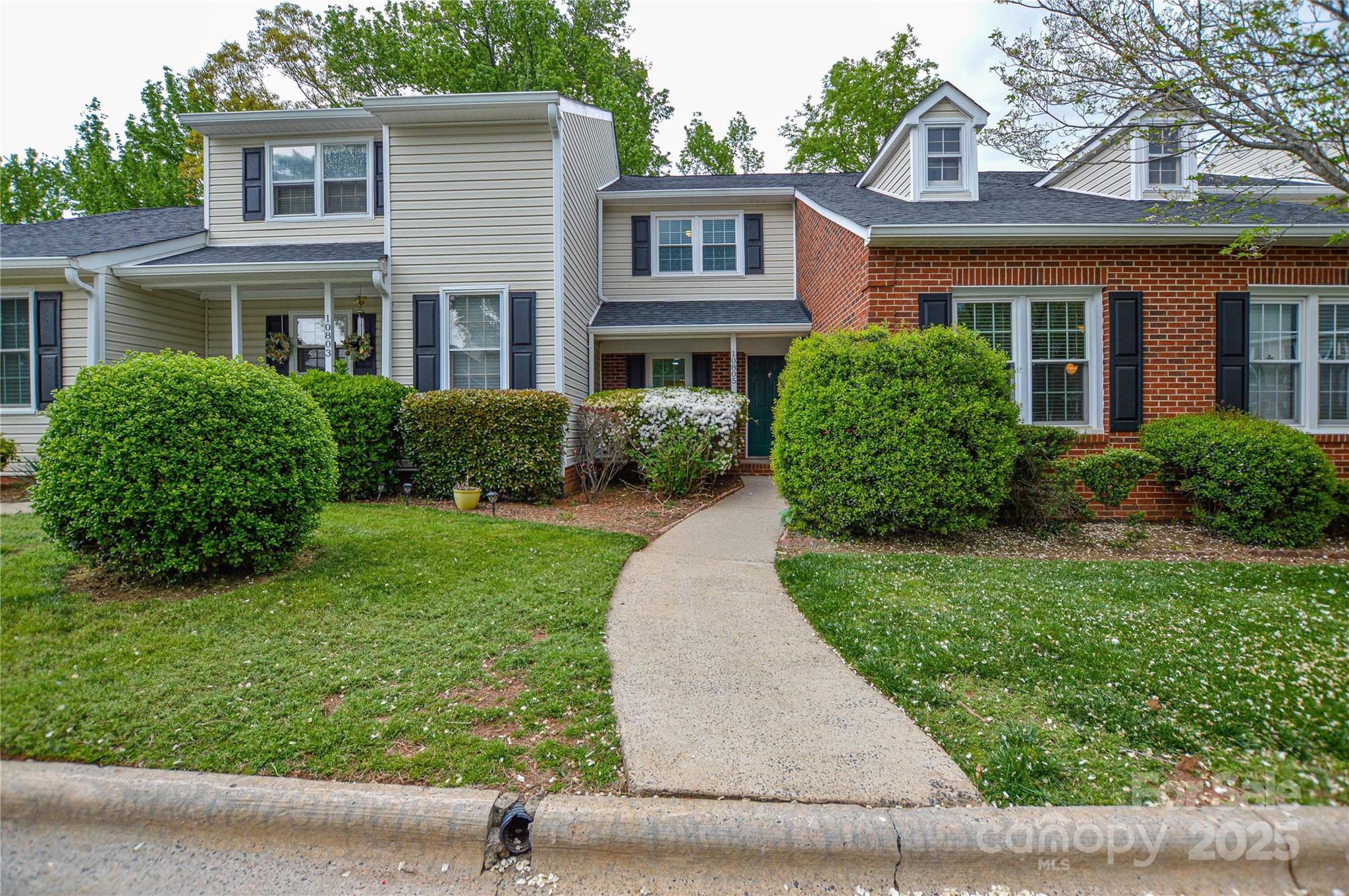 10805 Winterbourne Court, Charlotte NC 28277