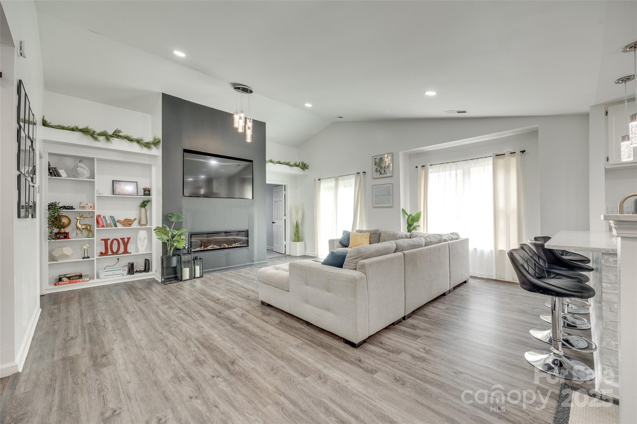 7442 Crestside Lane, Charlotte NC 28227