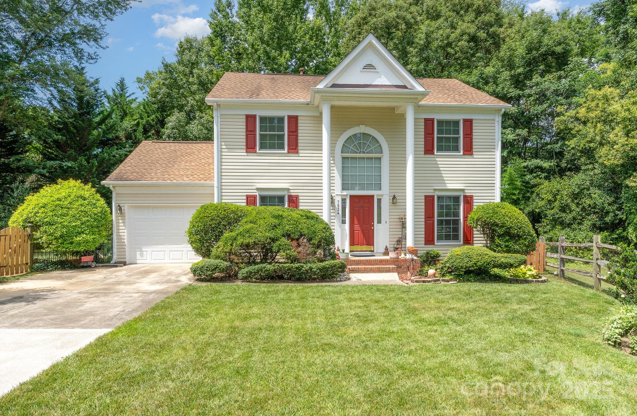 7524 Heronwood Lane, Charlotte NC 28227