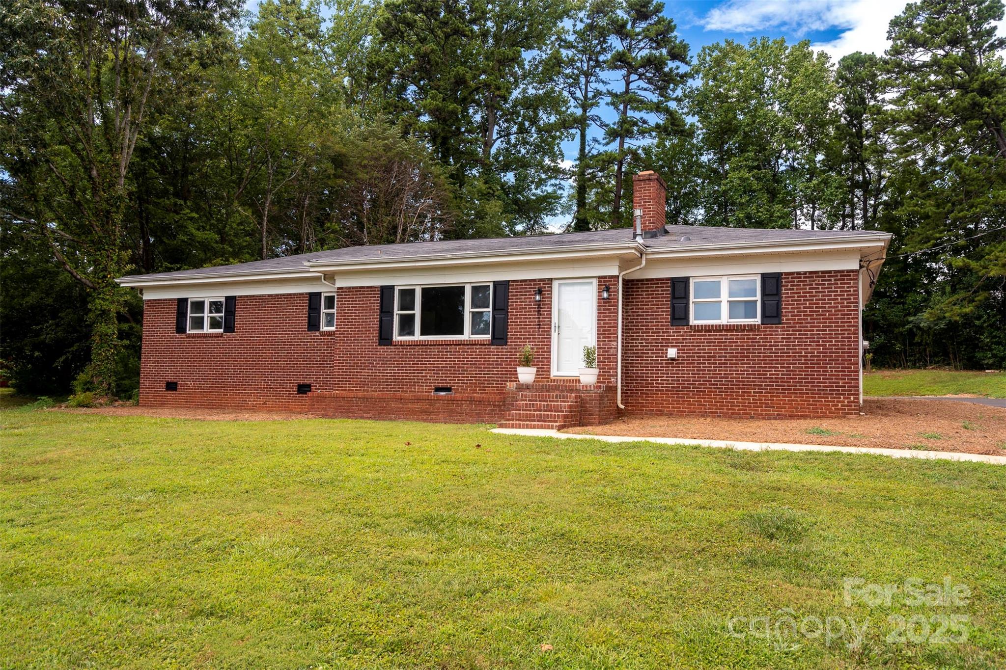 6517 Elmwood Circle, Charlotte NC 28214
