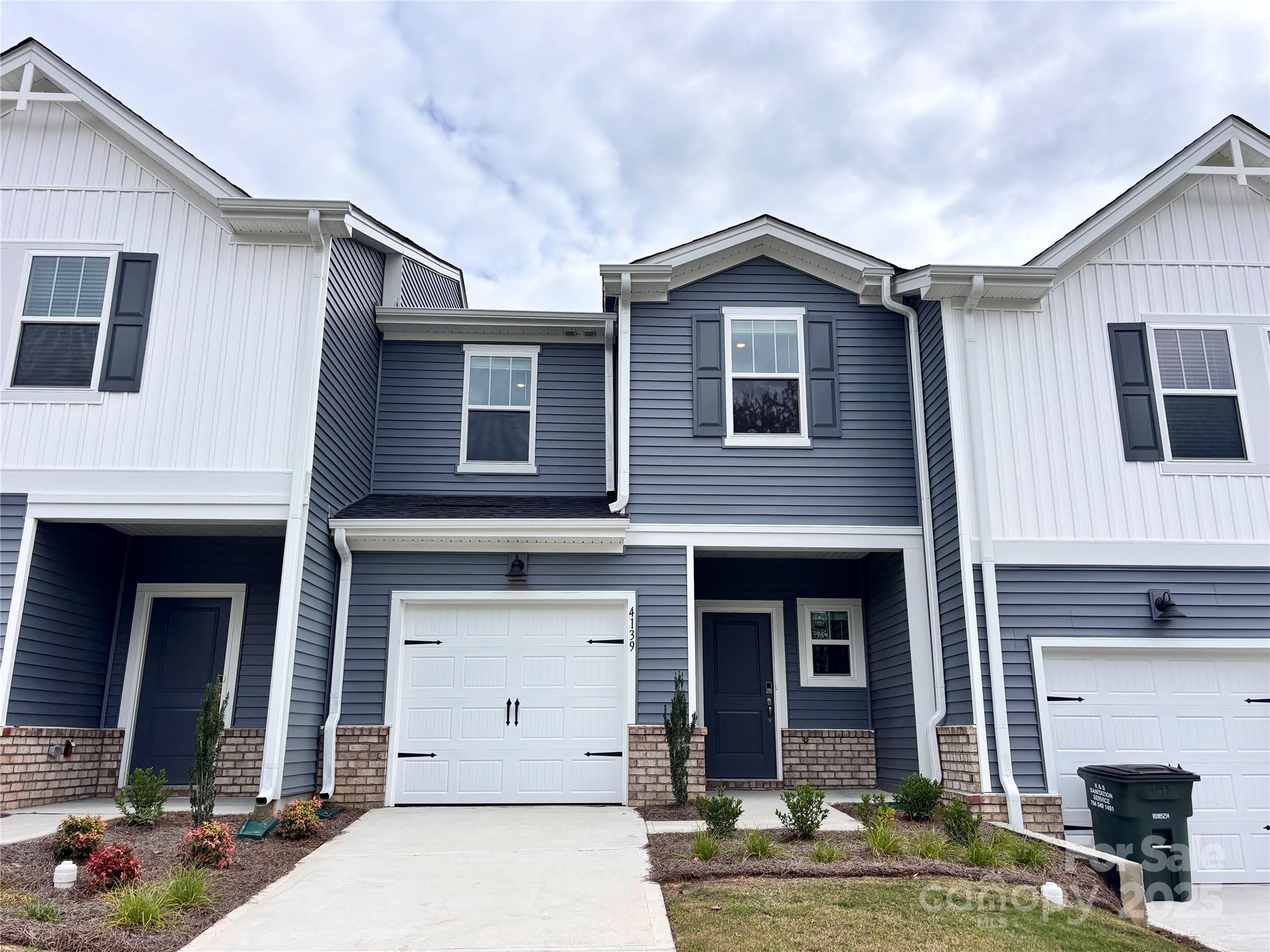 4139 Summit Woods Drive, Charlotte NC 28216