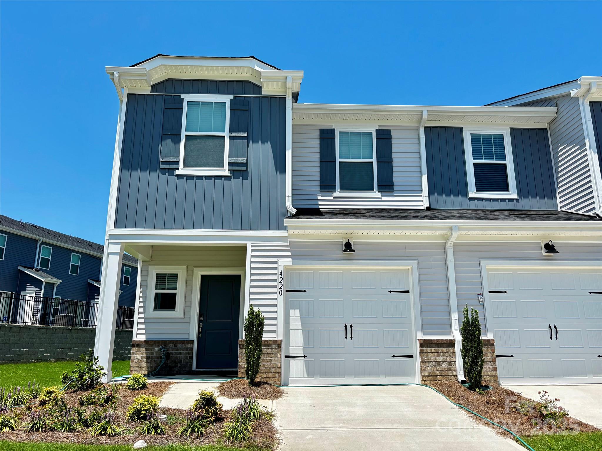 4220 Summit Woods Drive, Charlotte NC 28216