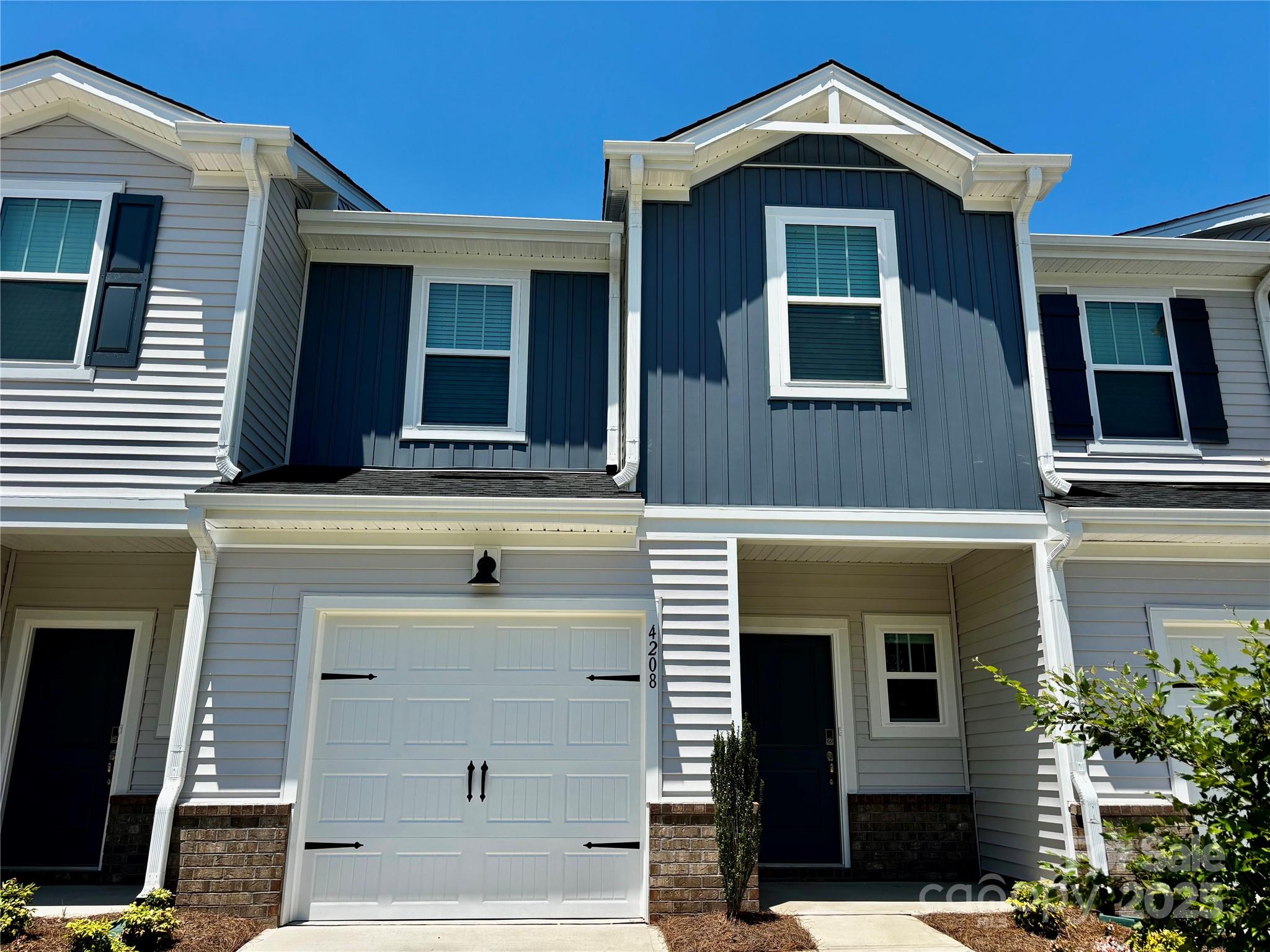 4208 Summit Woods Drive, Charlotte NC 28216