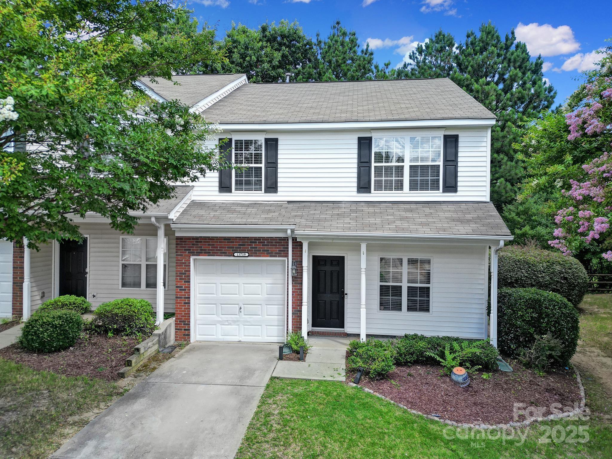 13719 Singleleaf Lane, Charlotte NC 28278