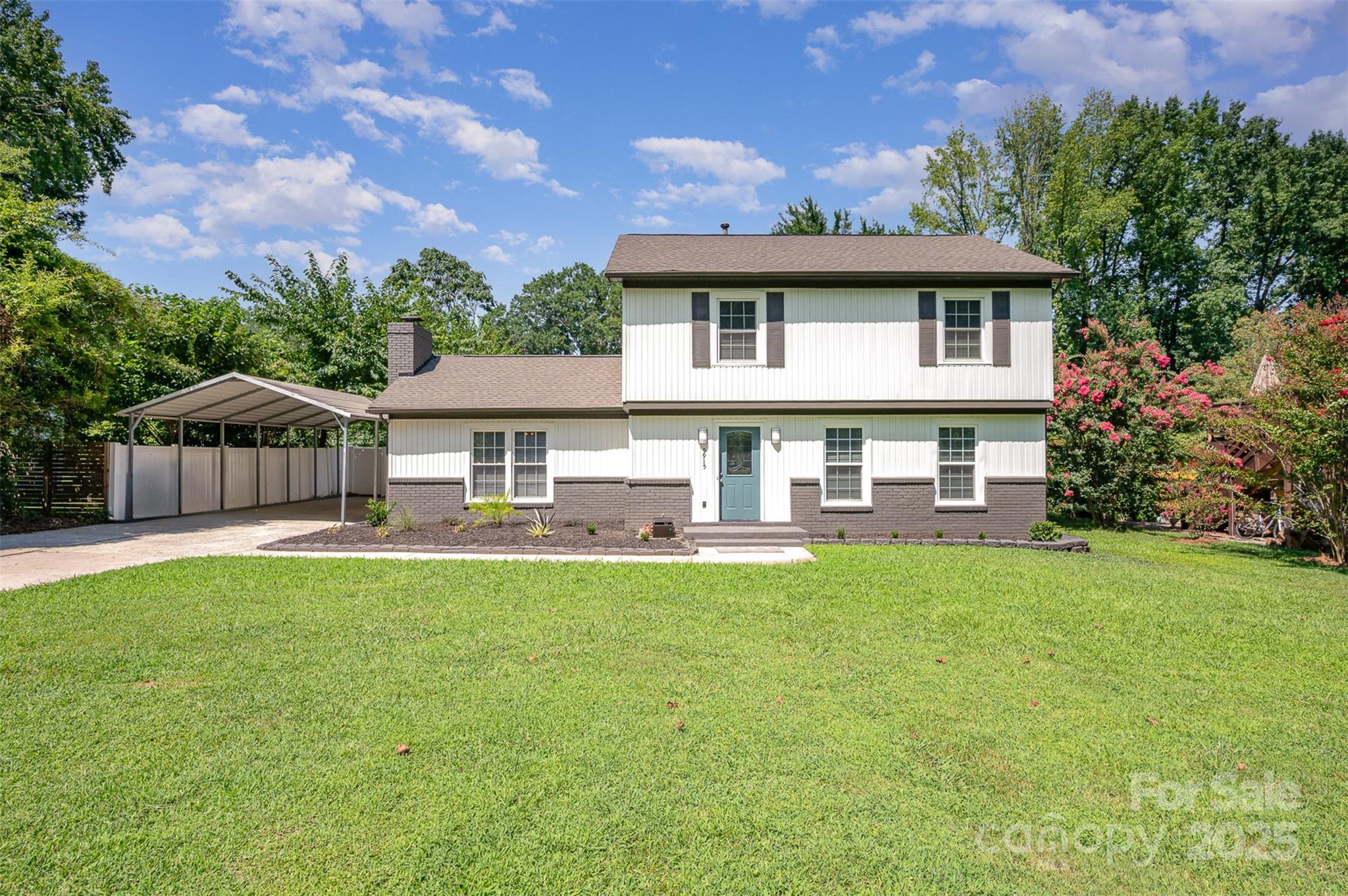 5915 Bluebonnet Road, Charlotte NC 28212