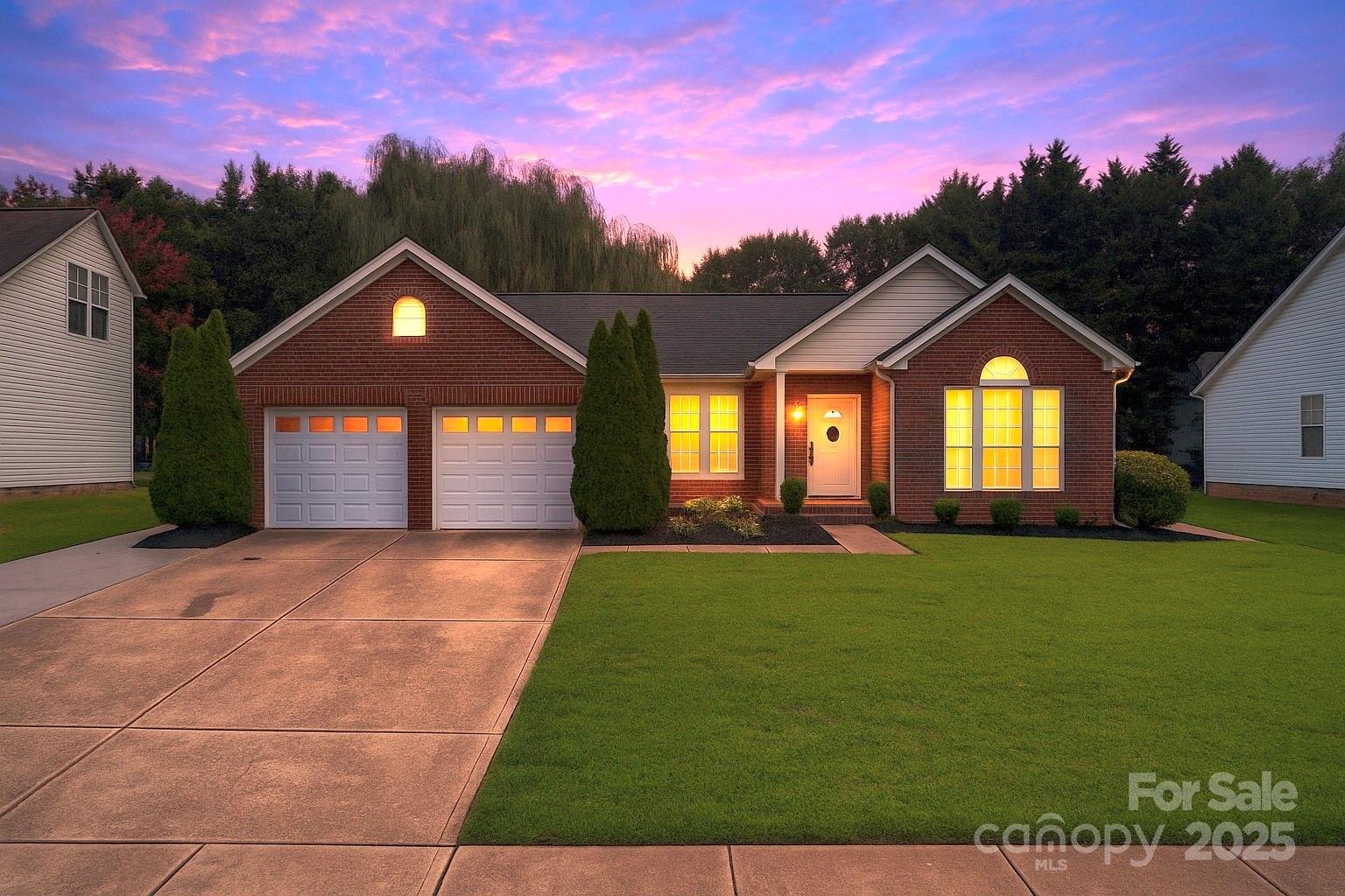 2703 Yarrow Road, Charlotte NC 28213