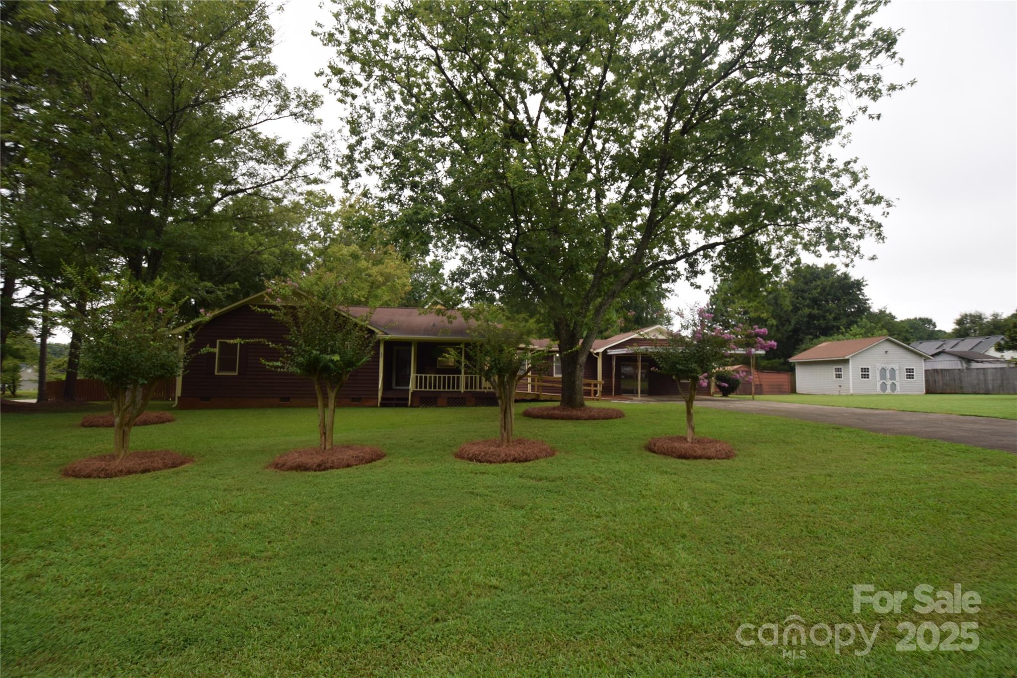 700 Chestnut Lane, Matthews NC 28104