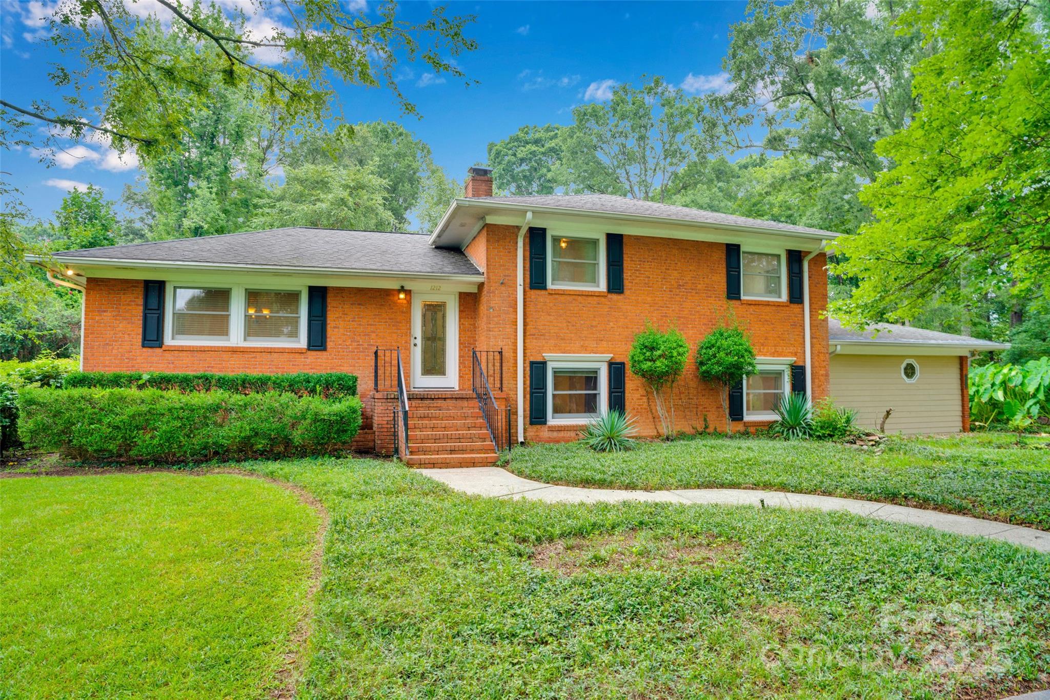 1212 Burtonwood Circle, Charlotte NC 28212