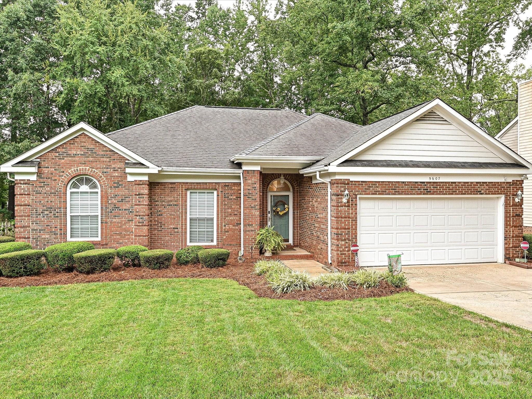 5607 Oak Drive, Charlotte NC 28216