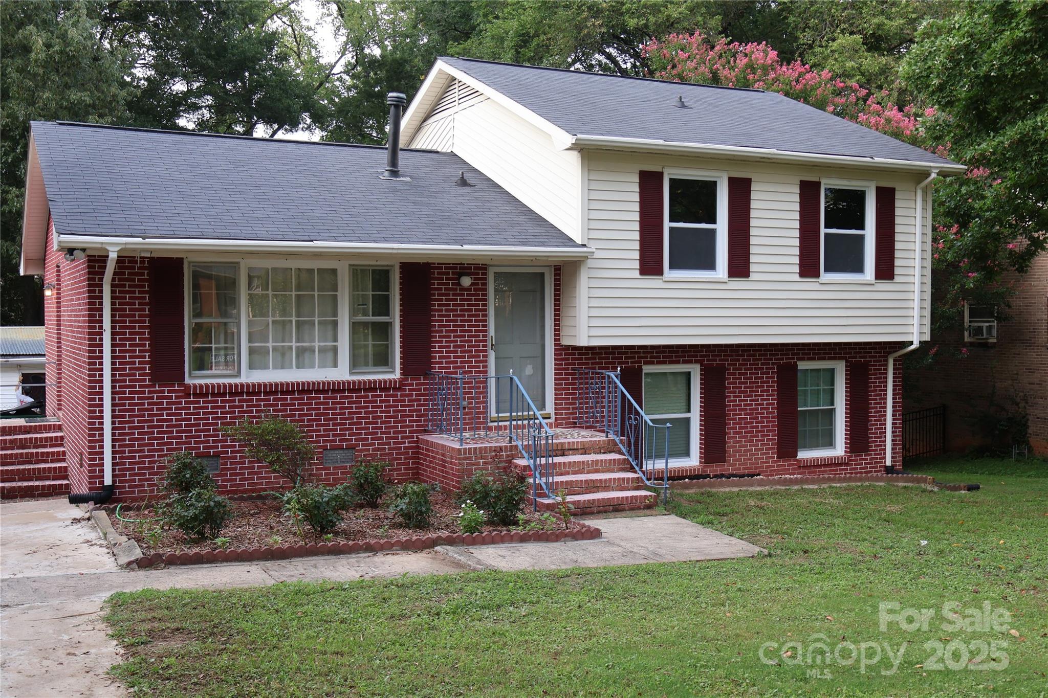 6727 Cedar Springs Road, Charlotte NC 28212