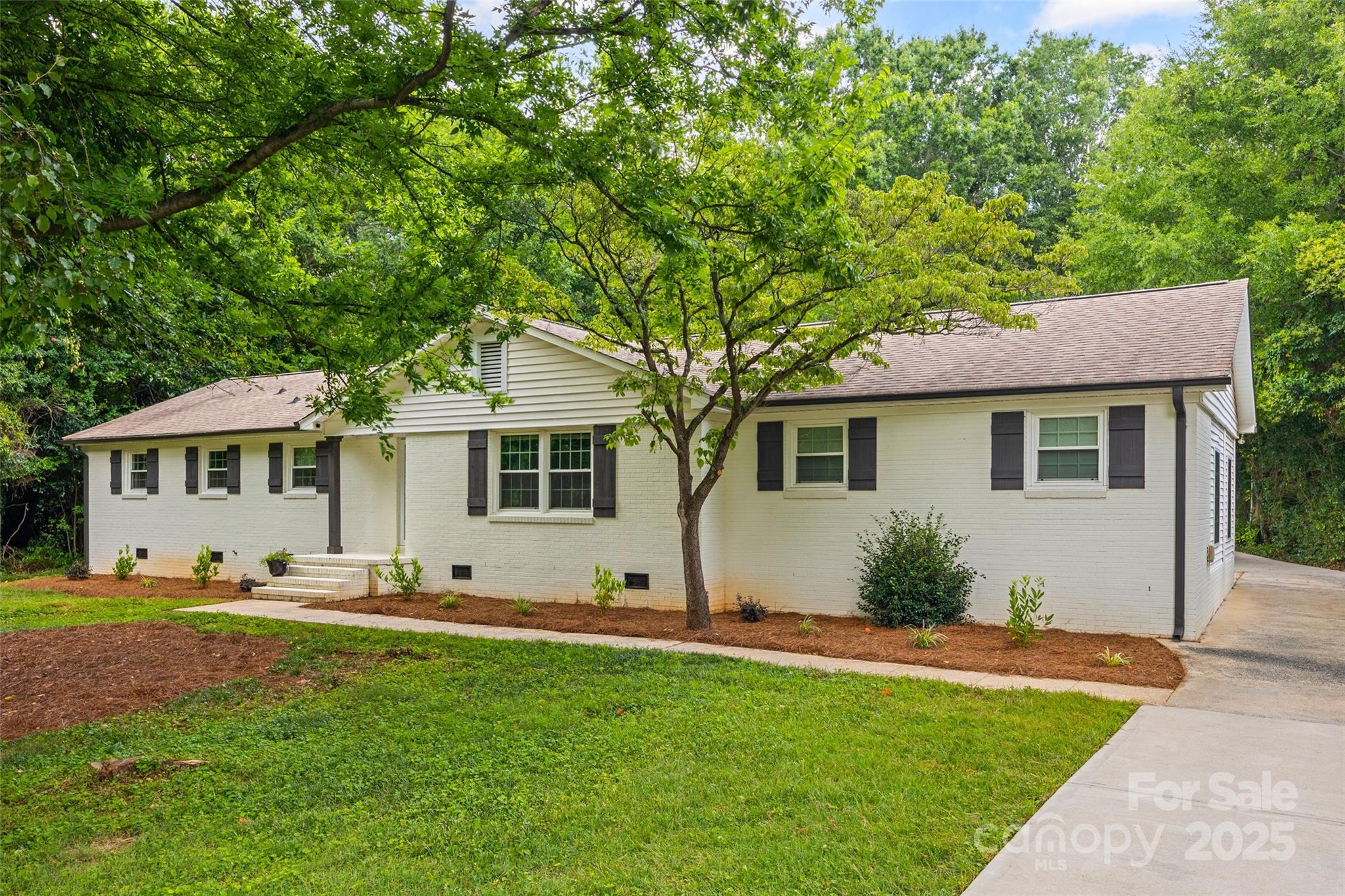 1045 Dooley Drive, Charlotte NC 28227