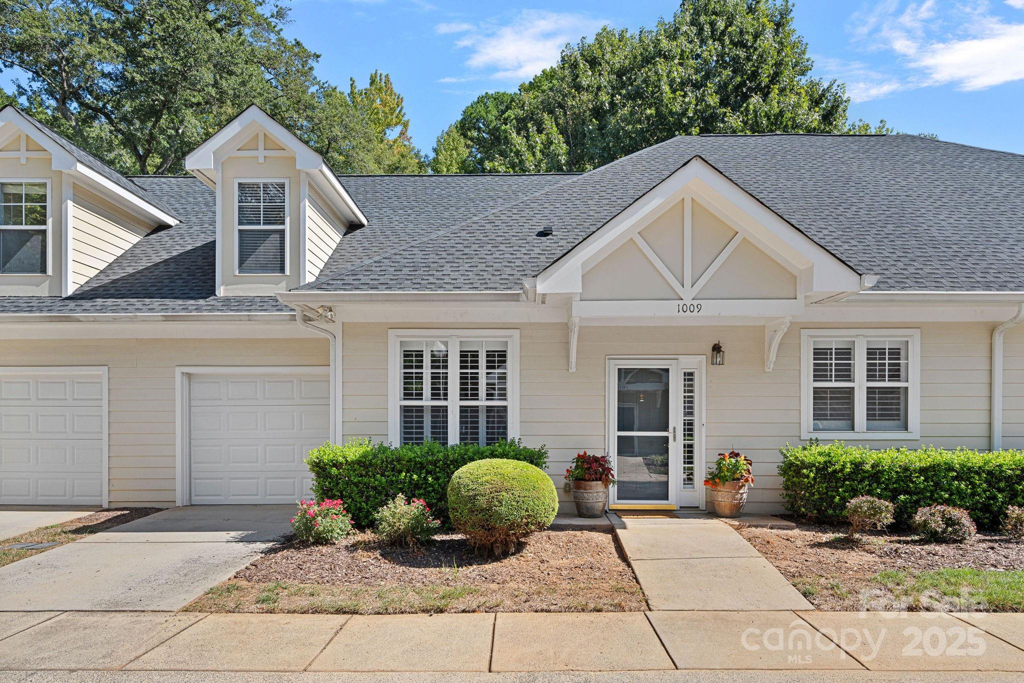 1009 Davant Lane, Charlotte NC 28209