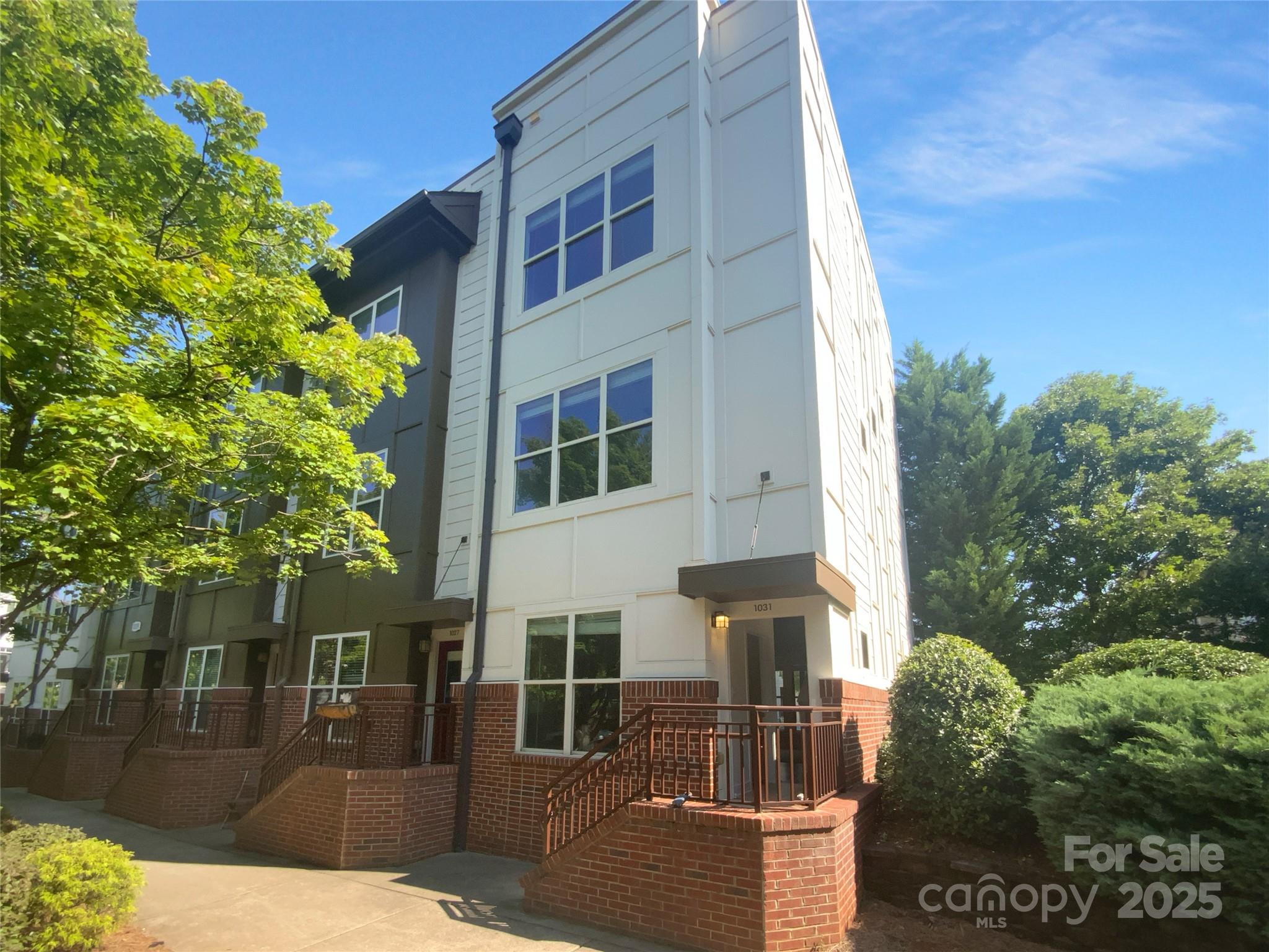 1031 Skyline View Way, Charlotte NC 28204