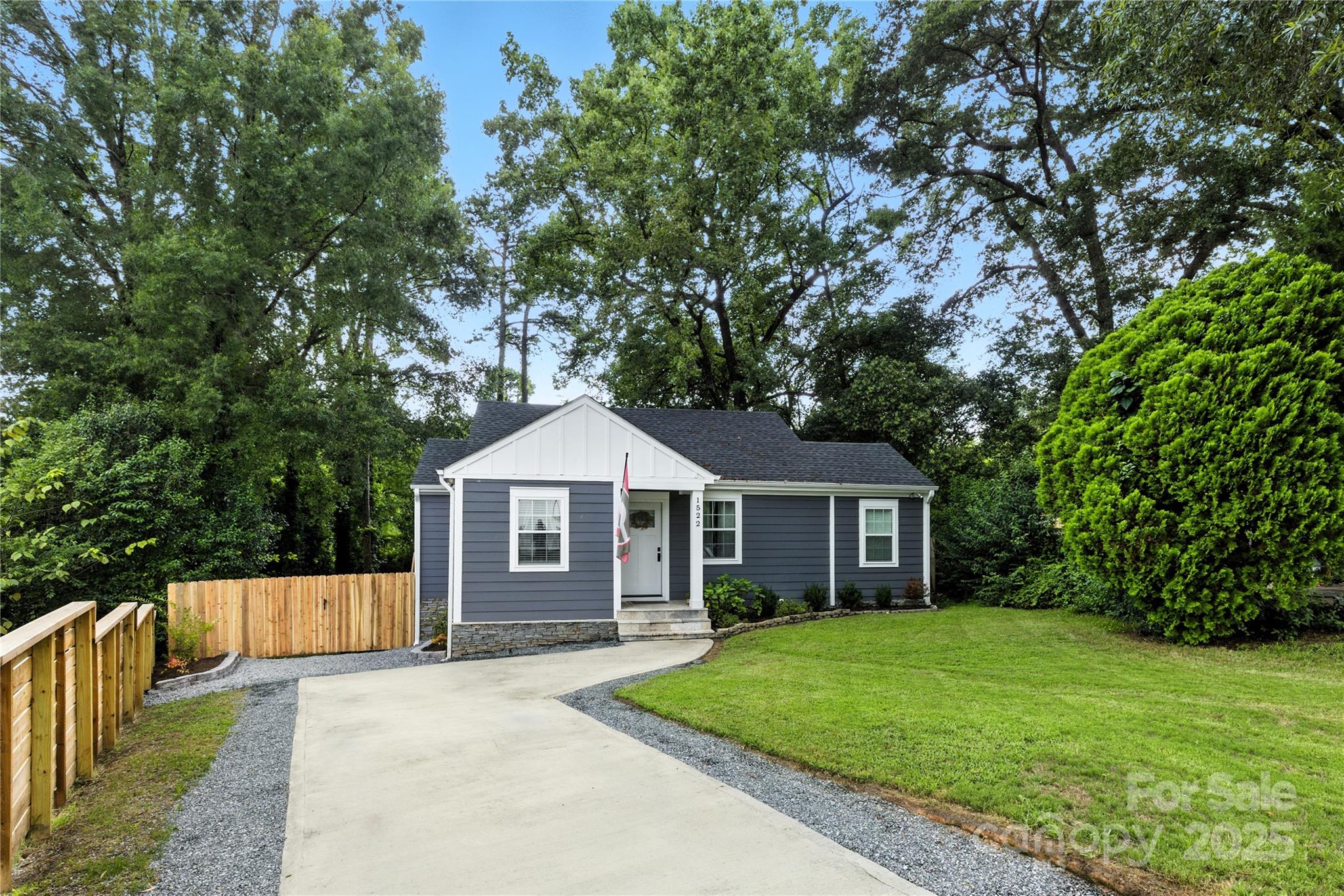 1522 Princess Place, Charlotte NC 28208