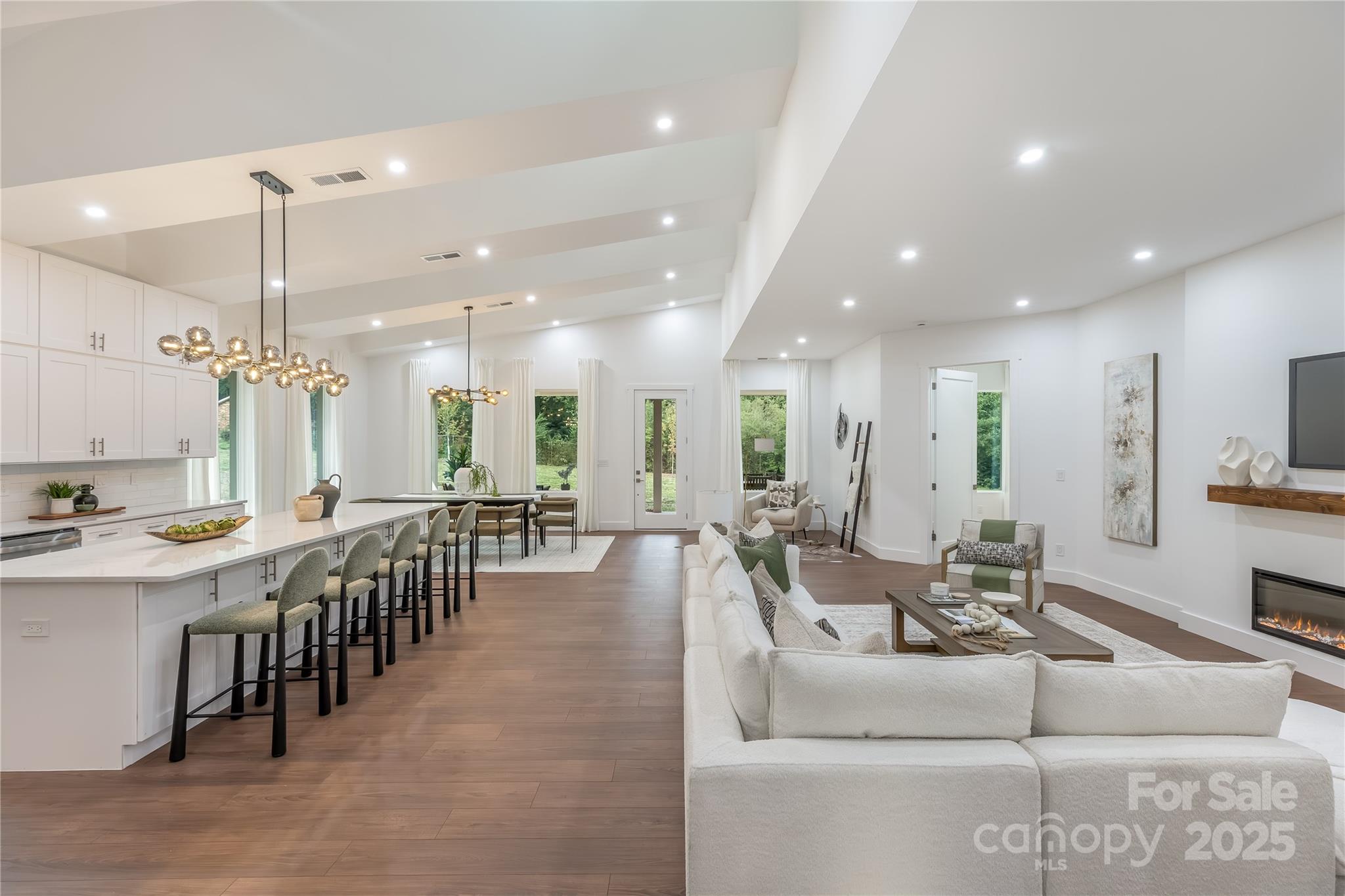 8516 Denbur Drive, Charlotte NC 28215