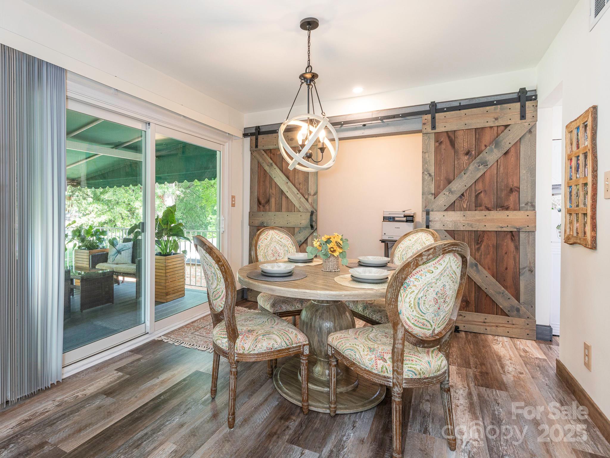 8340 Meadow Lakes Drive, Charlotte NC 28210