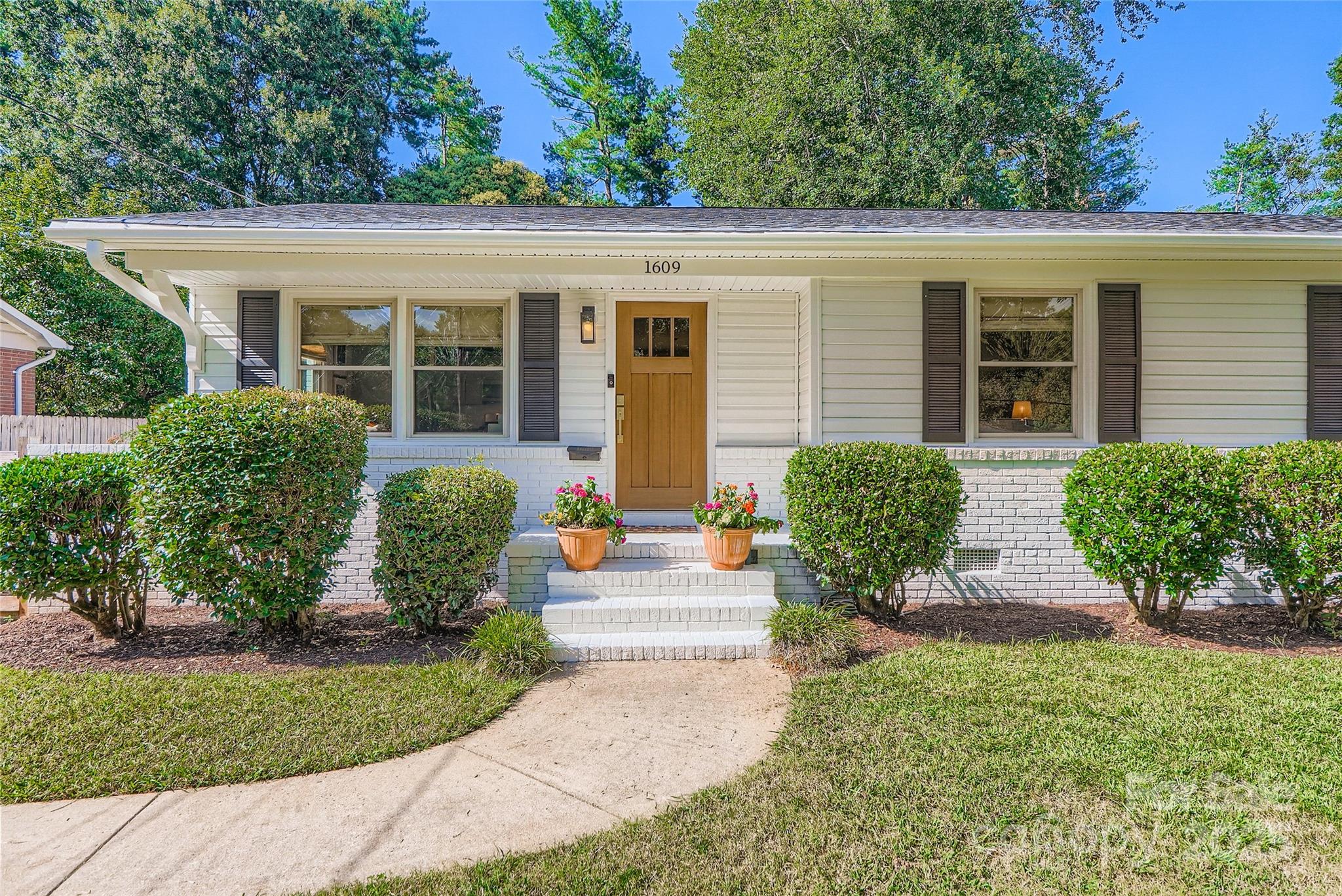 1609 Starbrook Drive, Charlotte NC 28210