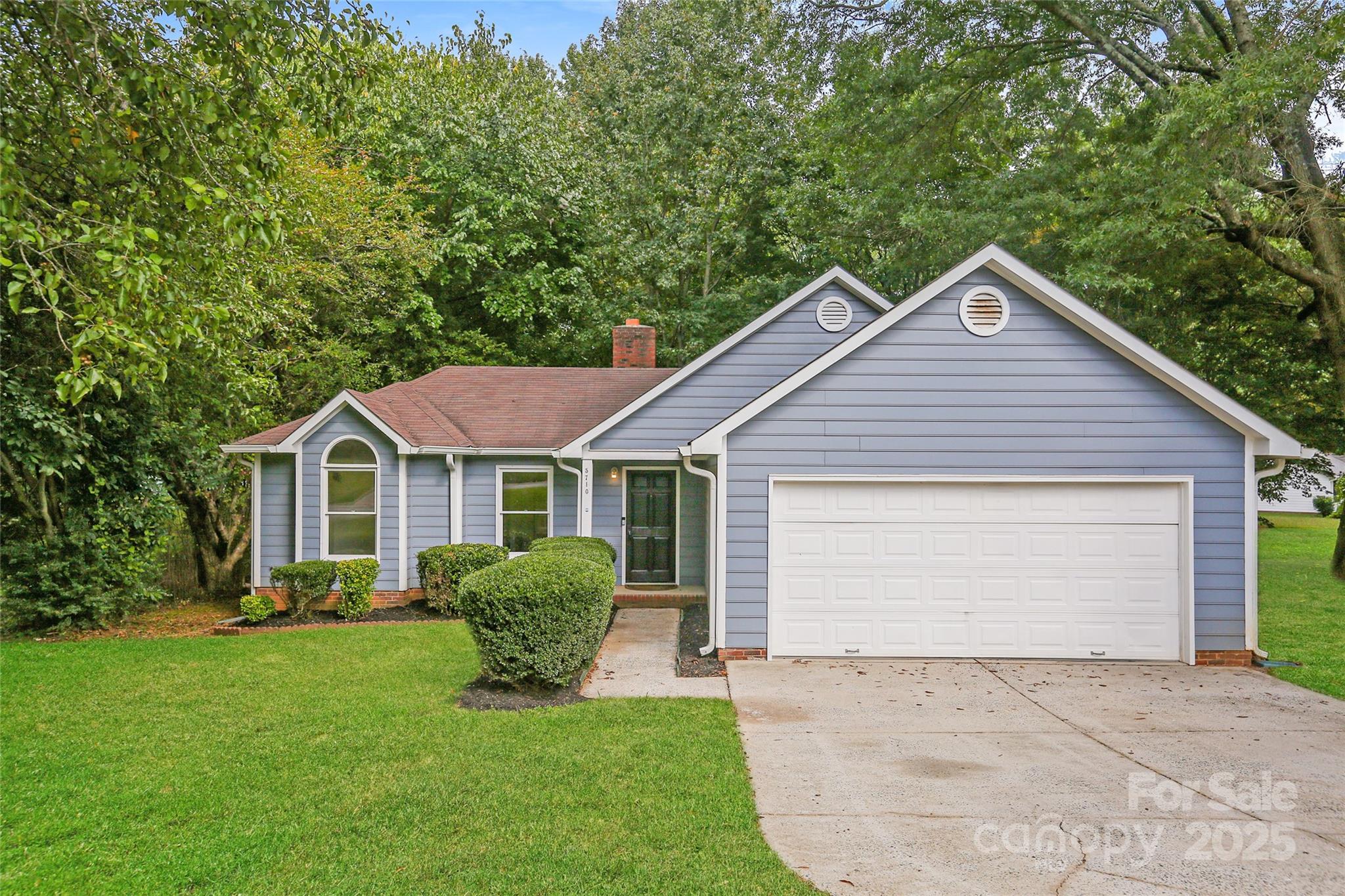 5710 Lambrook Court, Charlotte NC 28269