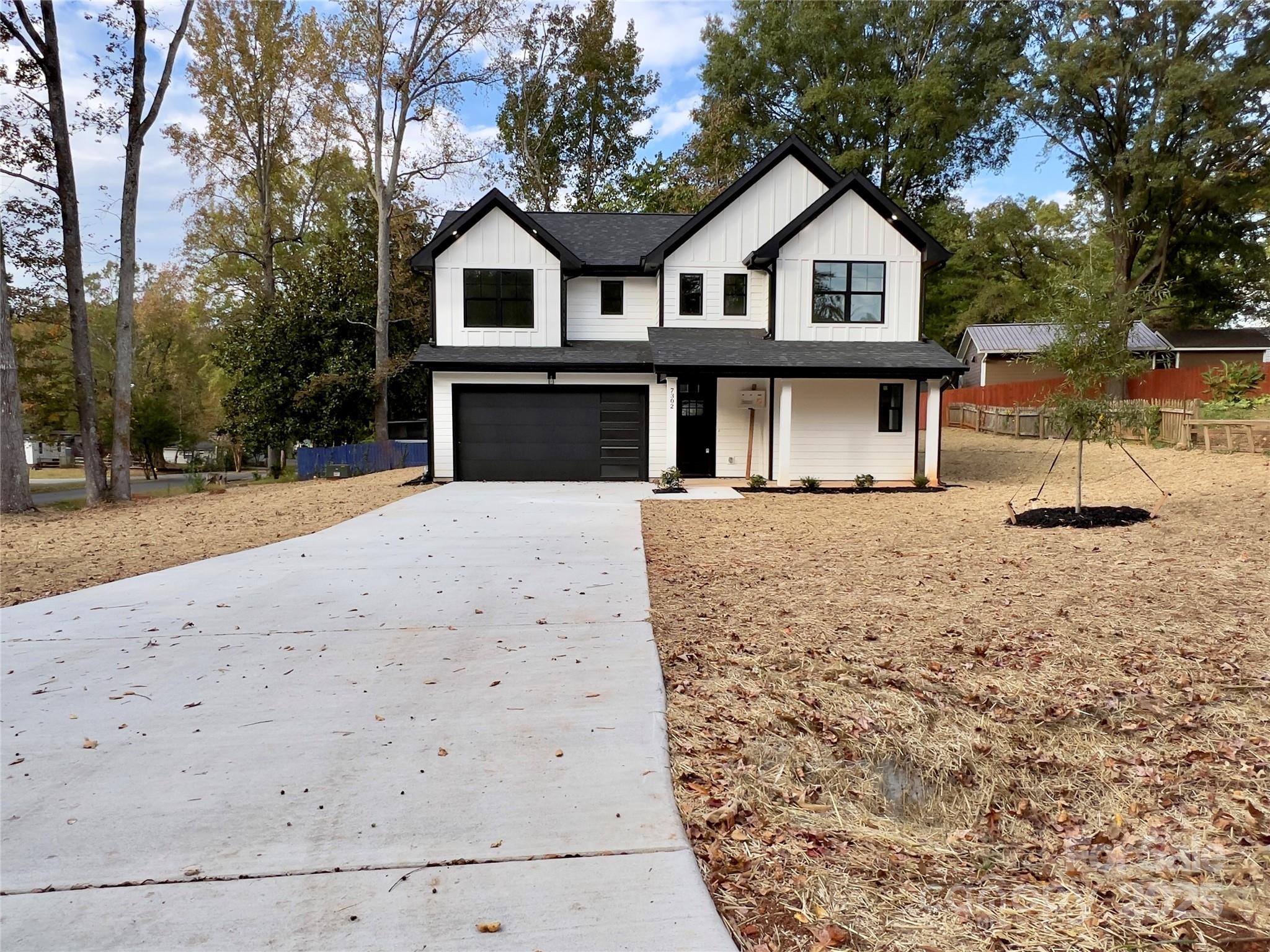 7302 Lanterntree Lane, Charlotte NC 28215