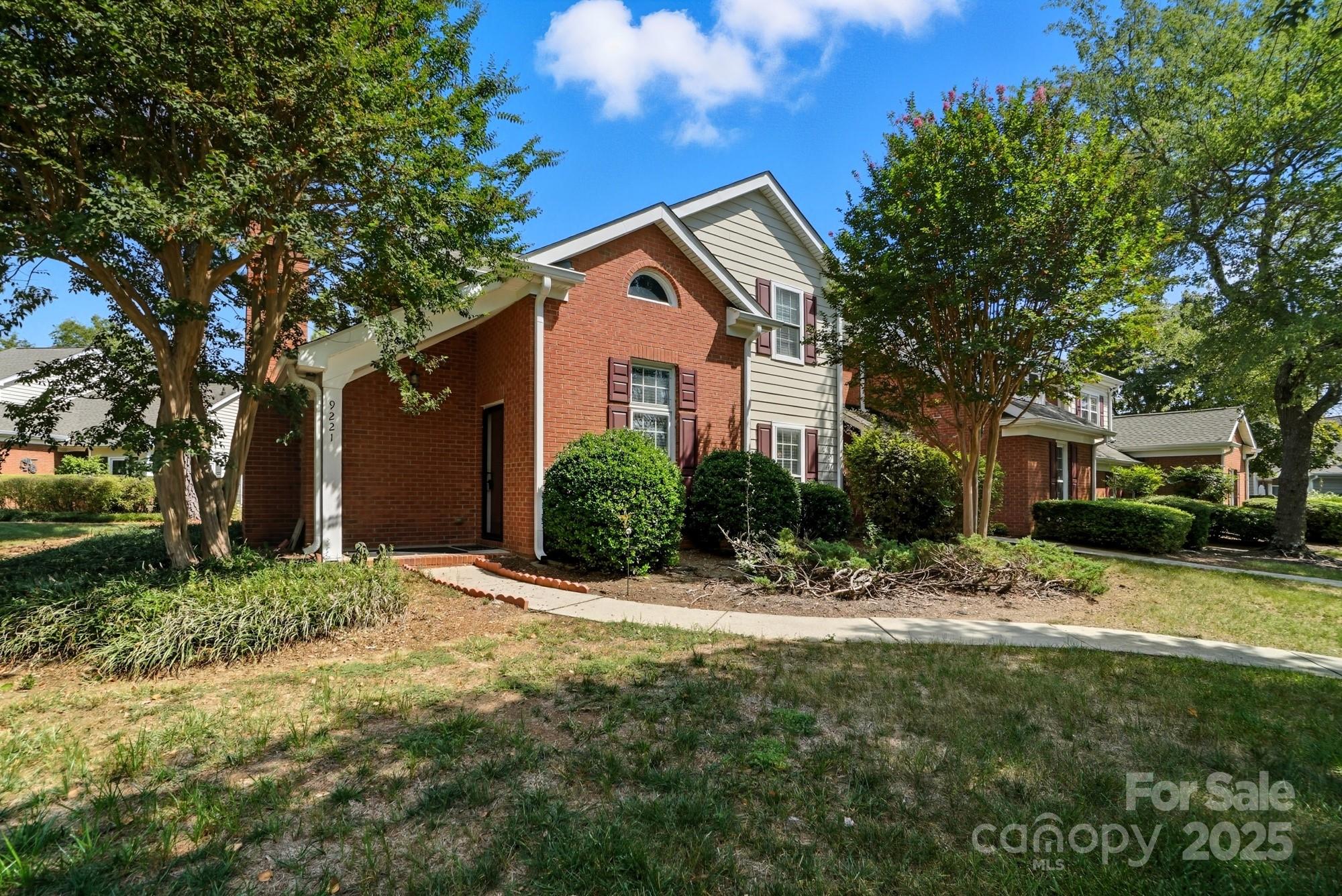 9221 N Vicksburg Park Court, Charlotte NC 28210