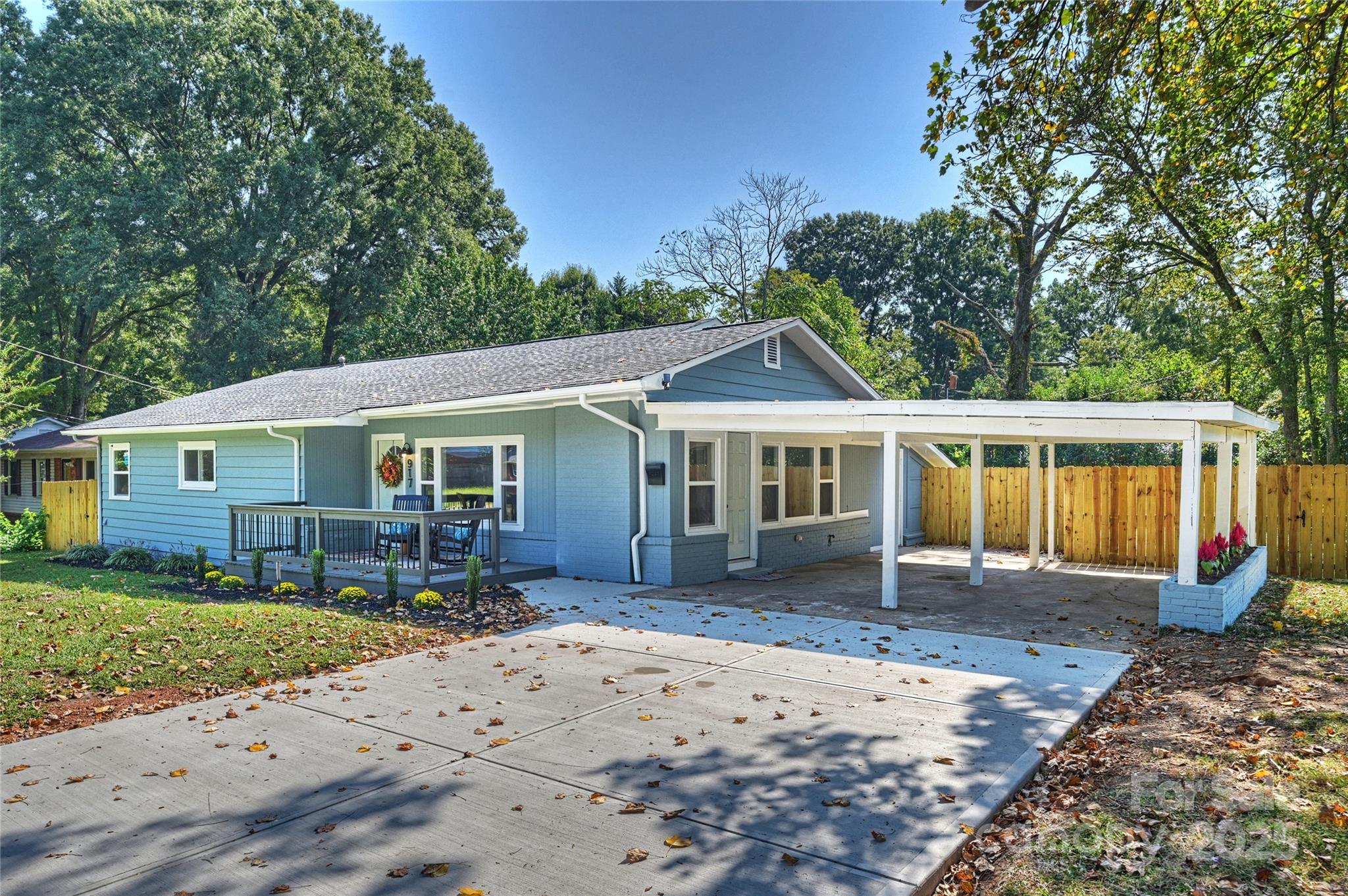 917 Lewiston Avenue, Charlotte NC 28208