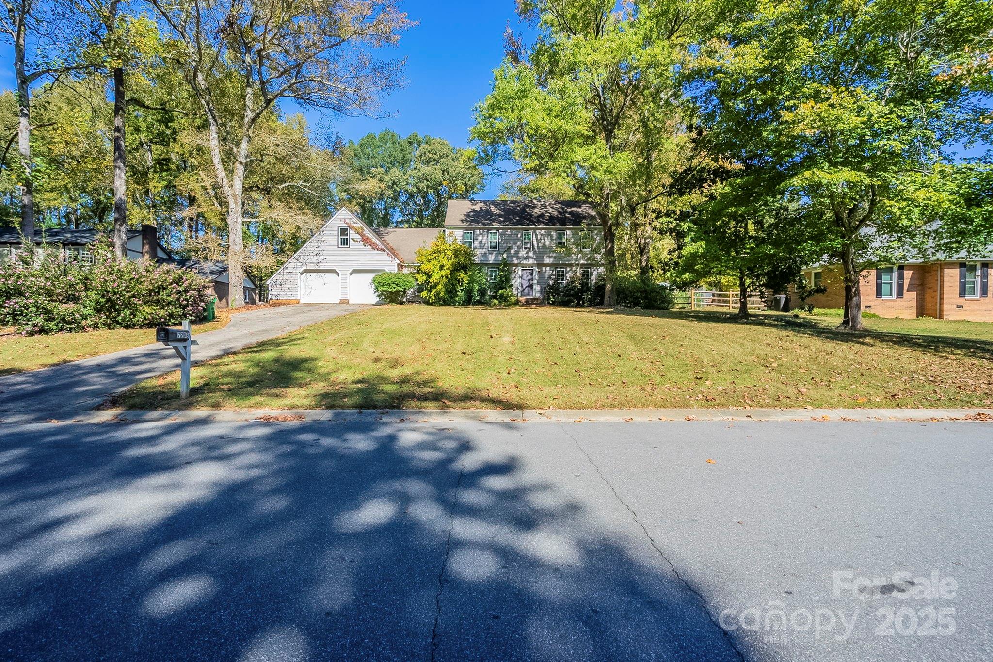 7208 Applecross Lane, Charlotte NC 28215