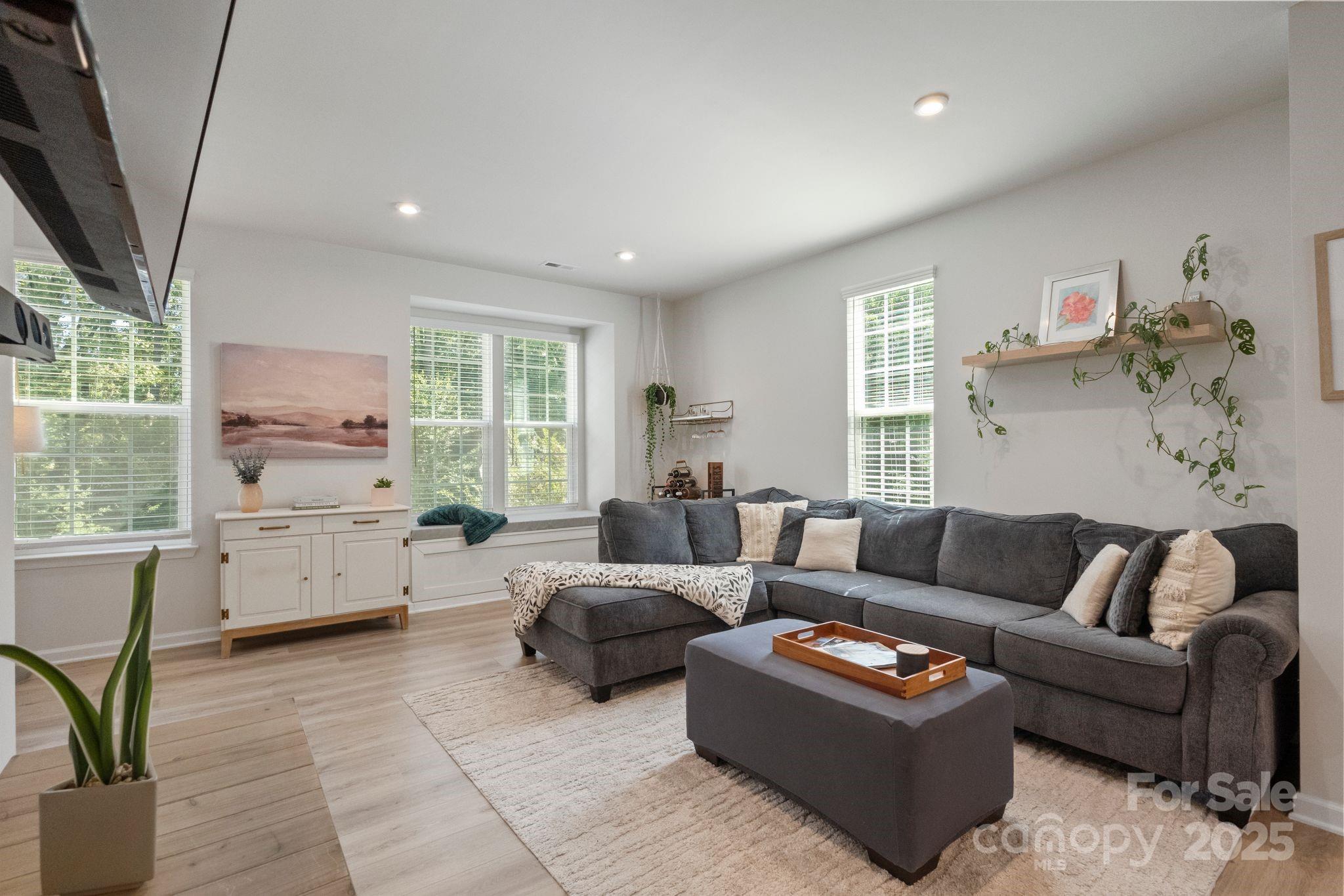 4113 Edenborn Lane, Charlotte NC 28208