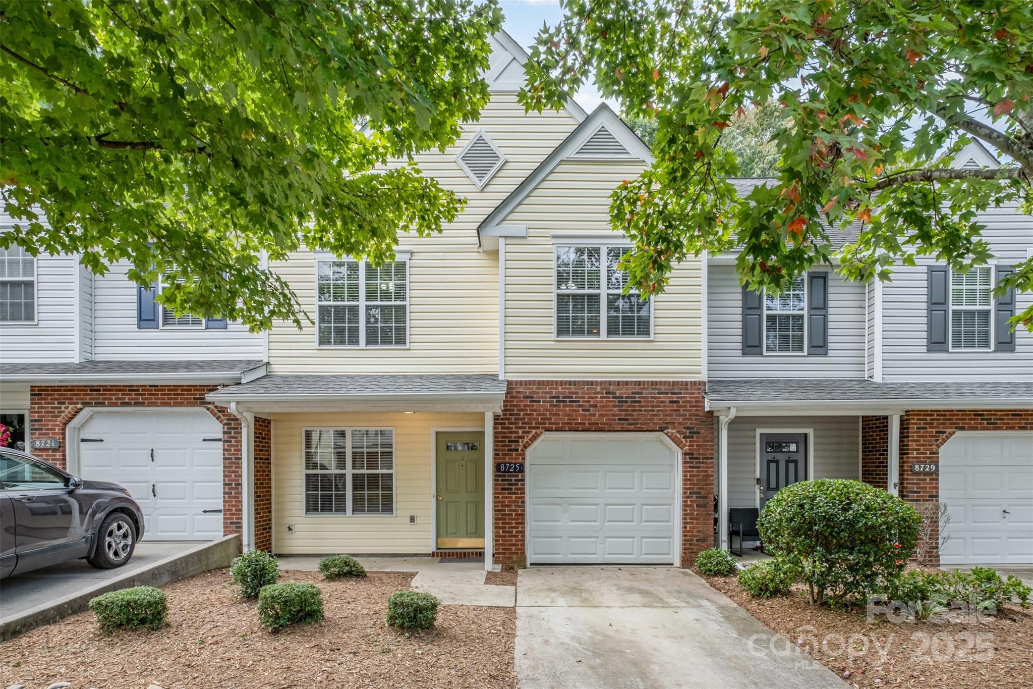 8725 Robinson Forest Drive, Charlotte NC 28277