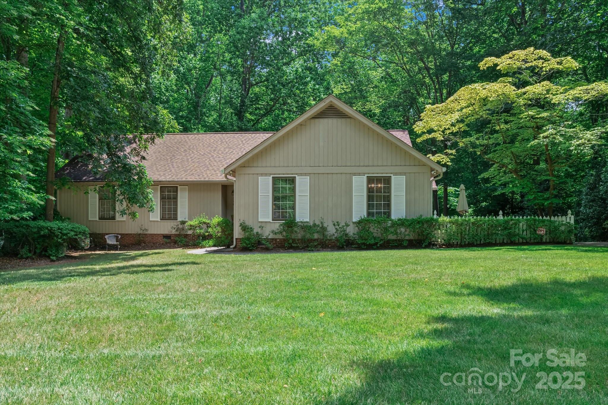319 Kingsley Drive, Charlotte NC 28270