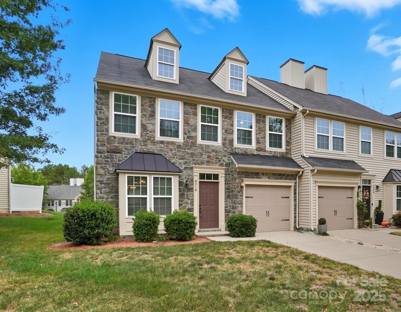9510 Birkwood Court, Charlotte NC 28278