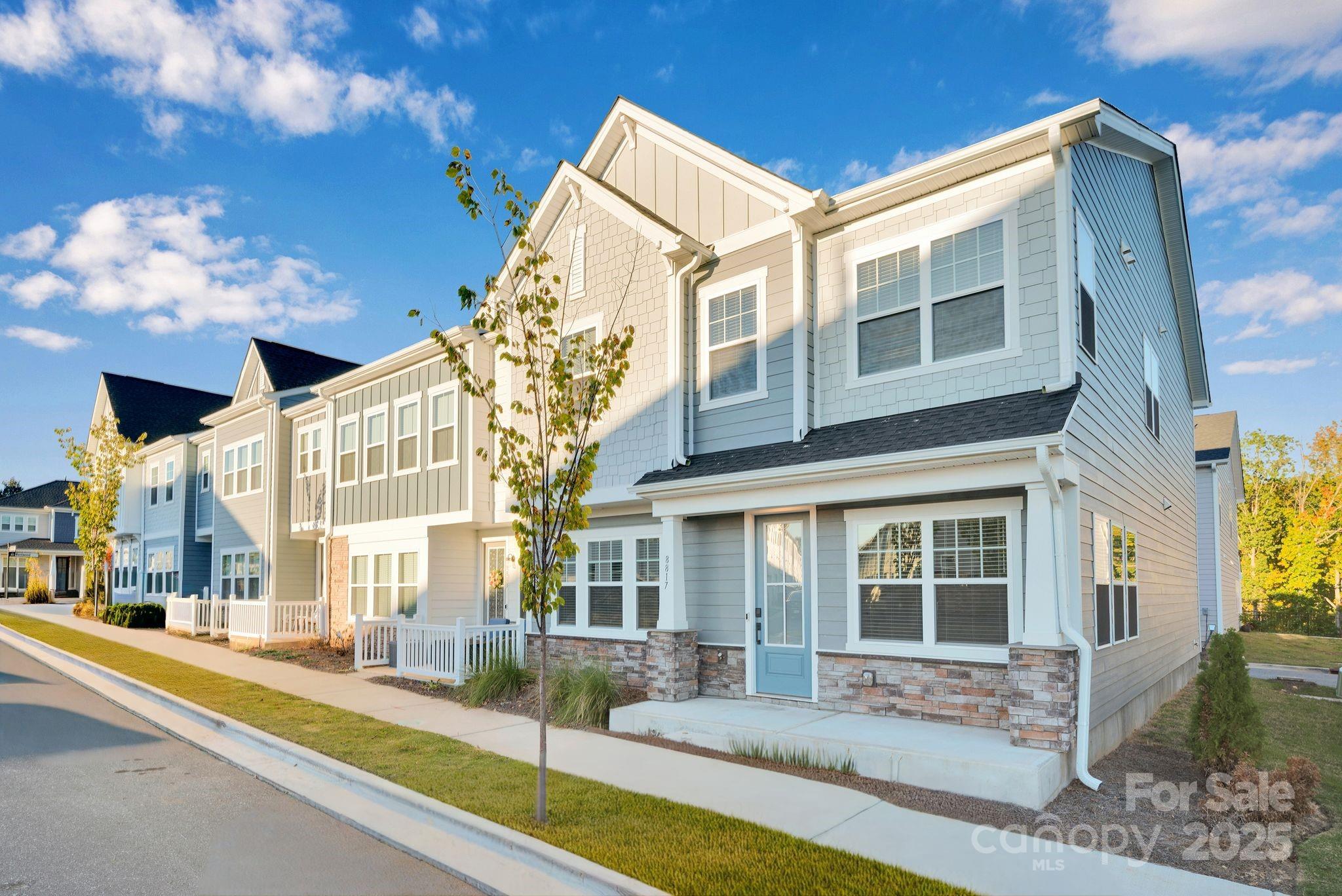 8817 Arrington Hall Drive, Charlotte NC 28215