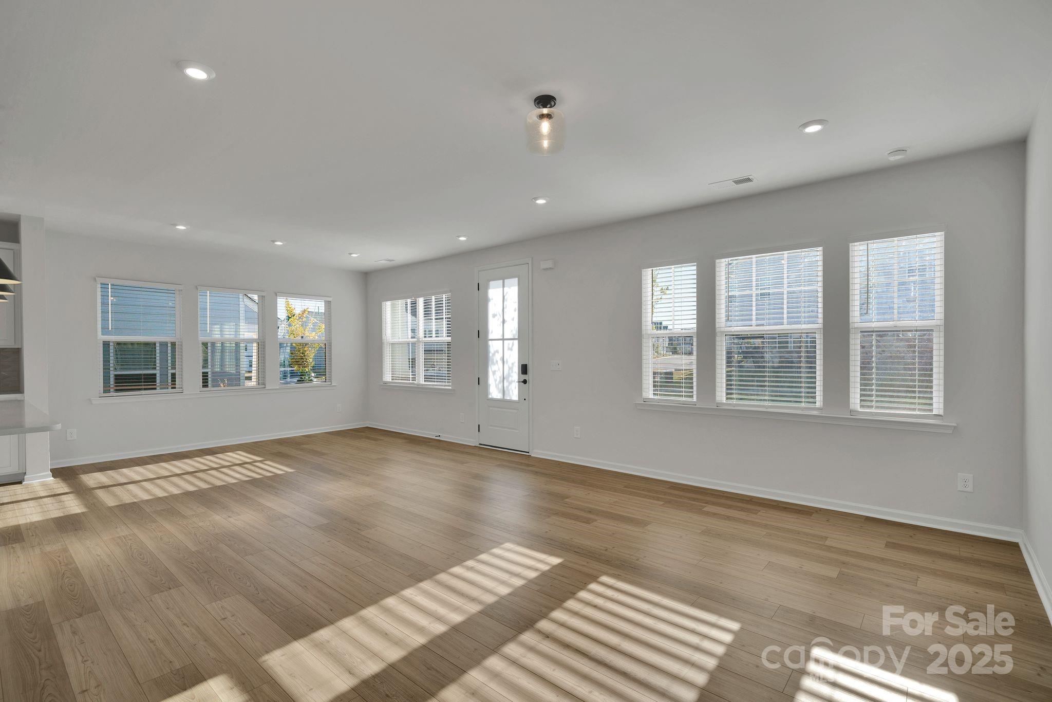 8817 Arrington Hall Drive, Charlotte NC 28215