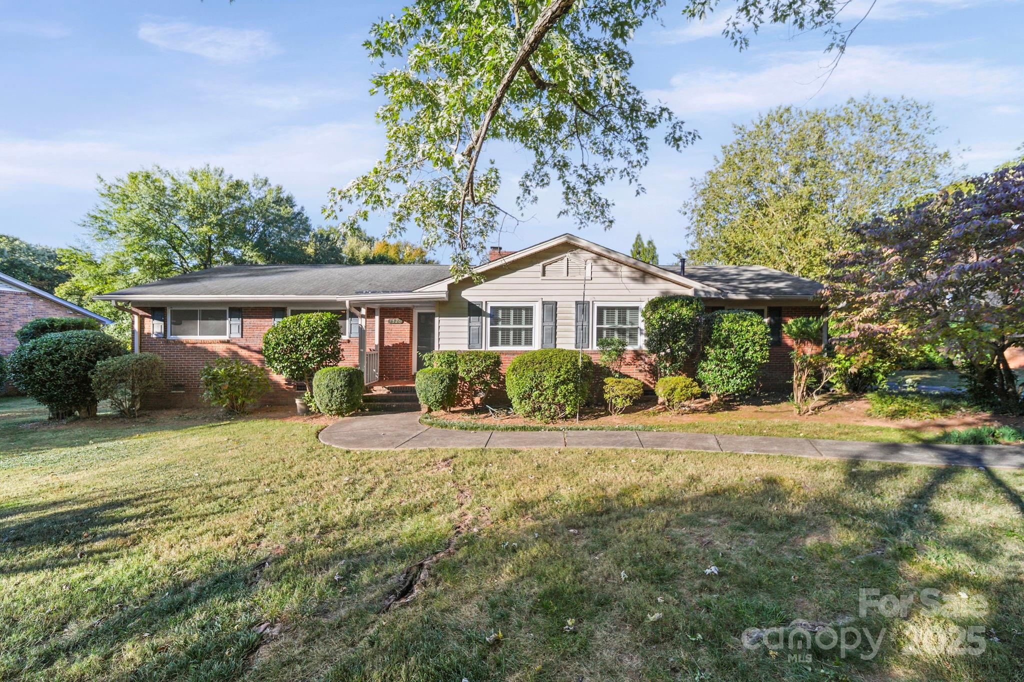 7526 Candis Drive, Charlotte NC 28212
