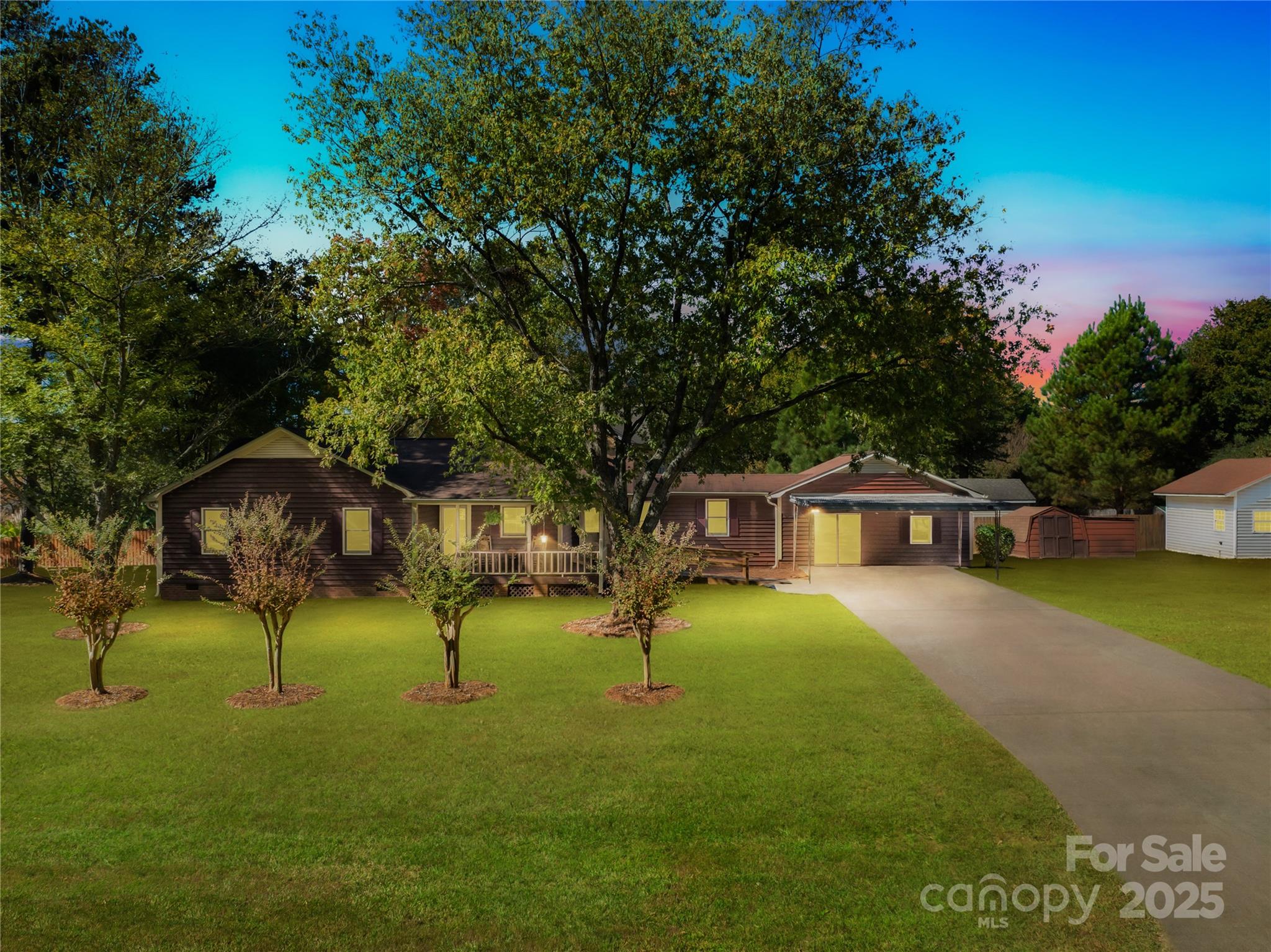 700 Chestnut Lane, Matthews NC 28104