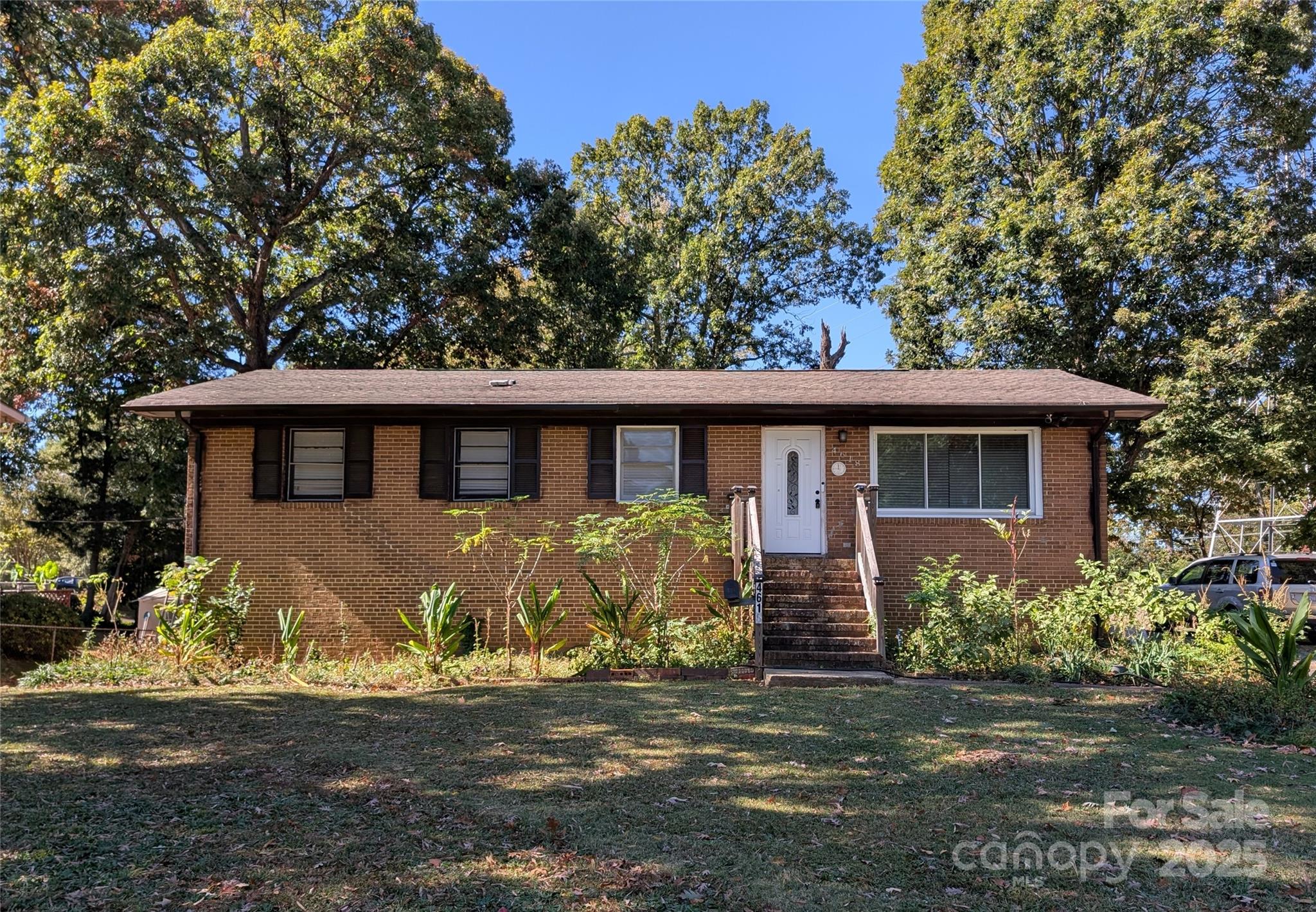 4618 Thornwood Road, Charlotte NC 28213