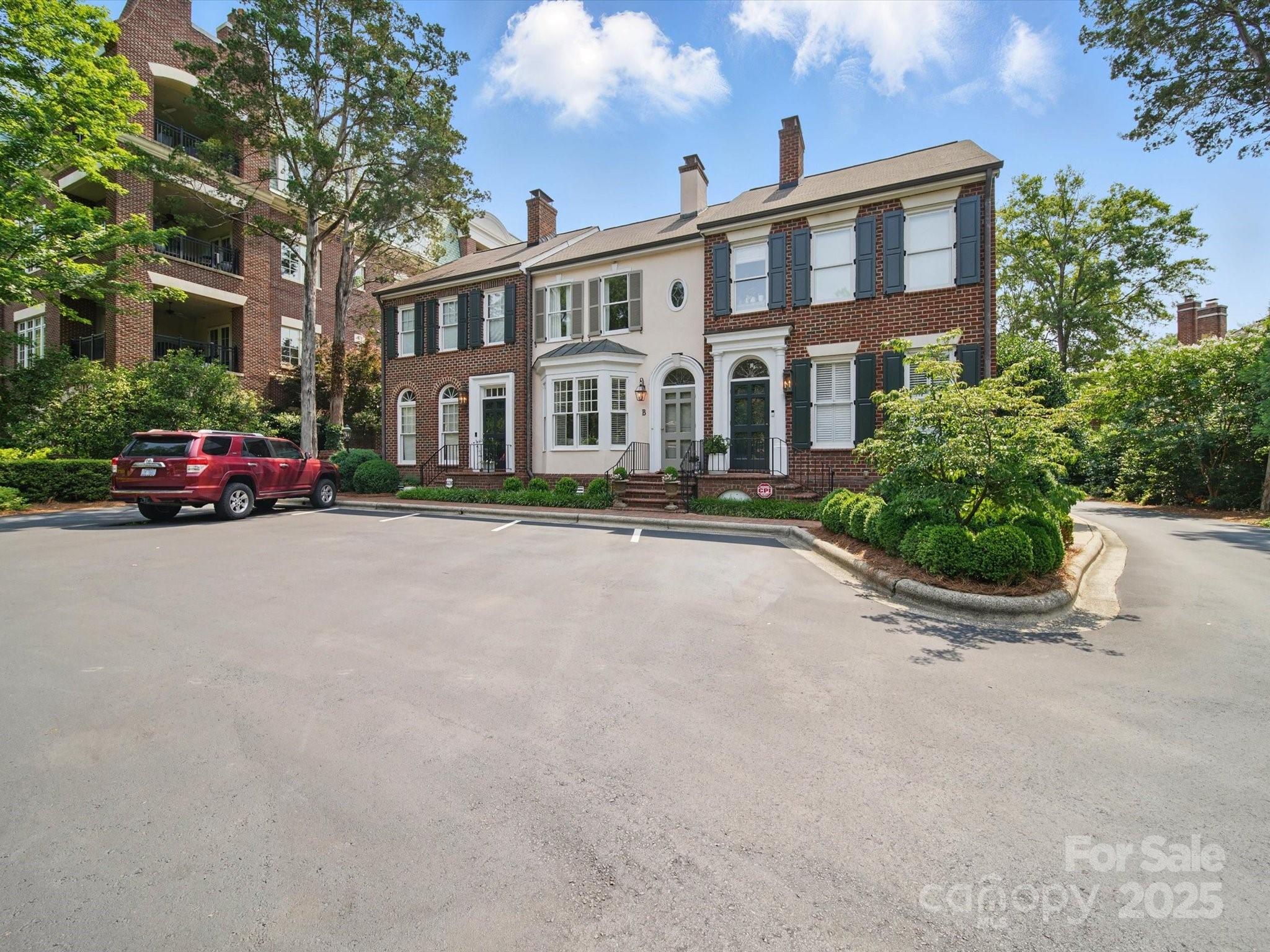 2315 Selwyn Avenue Unit H, Charlotte NC 28207