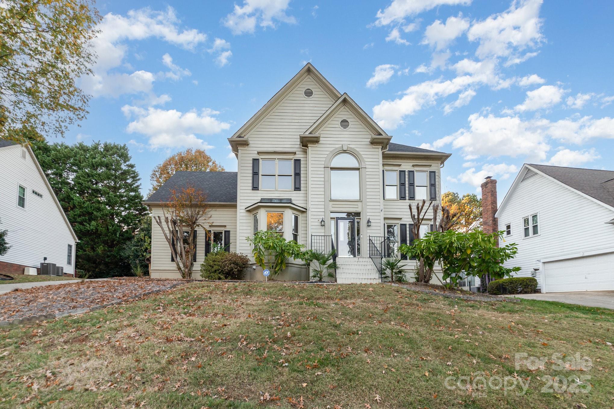 4910 Foxbriar Trail, Charlotte NC 28269