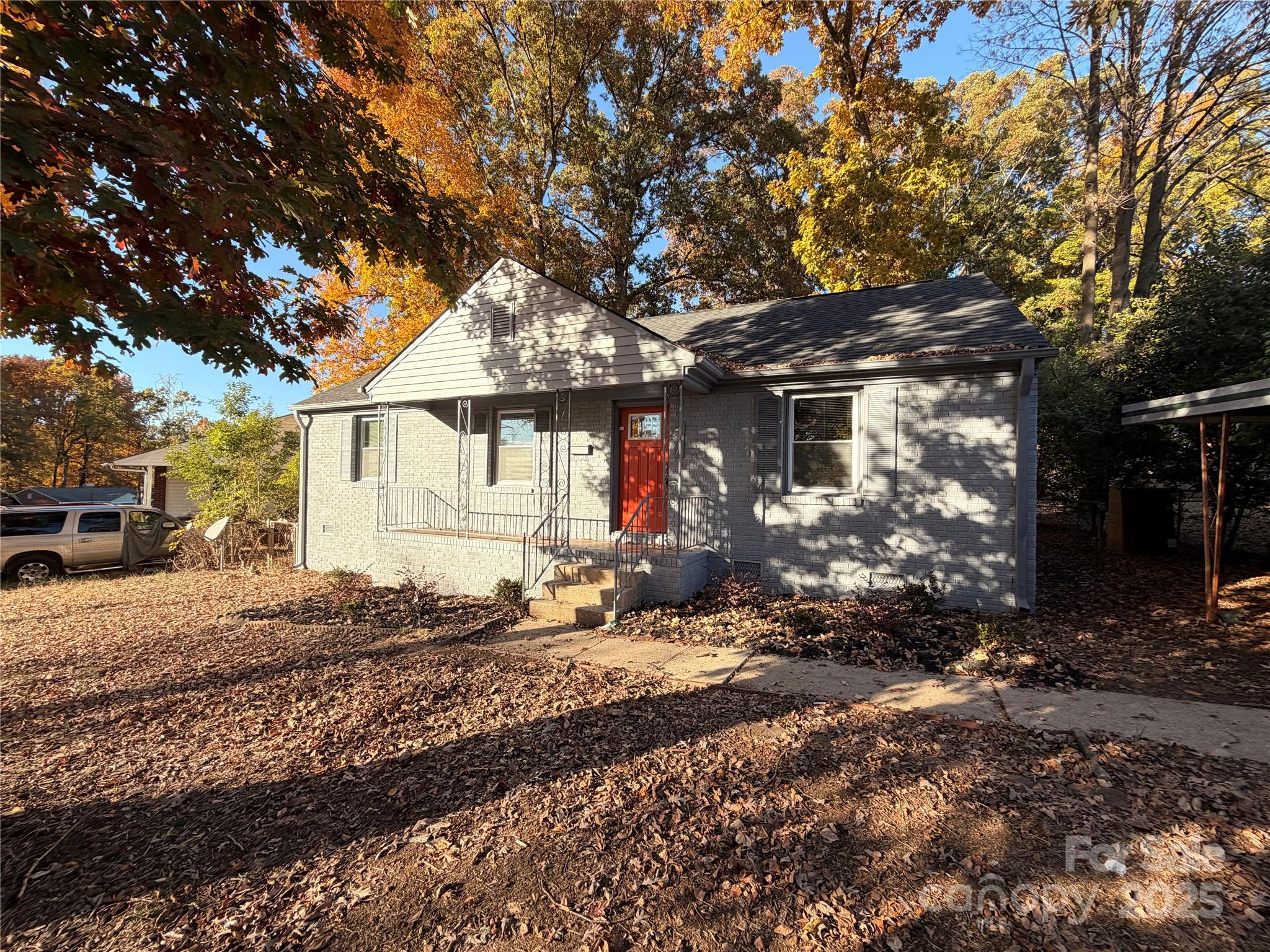 2854 Burbank Drive, Charlotte NC 28216