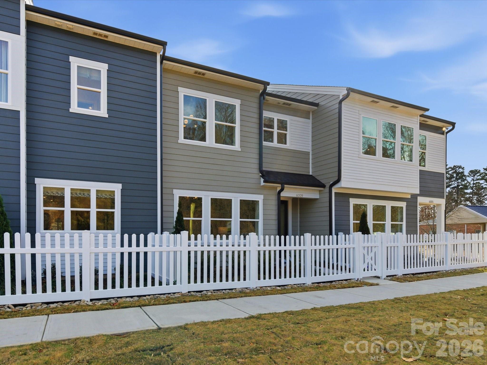 8430 Discovery Lane, Charlotte NC 28216