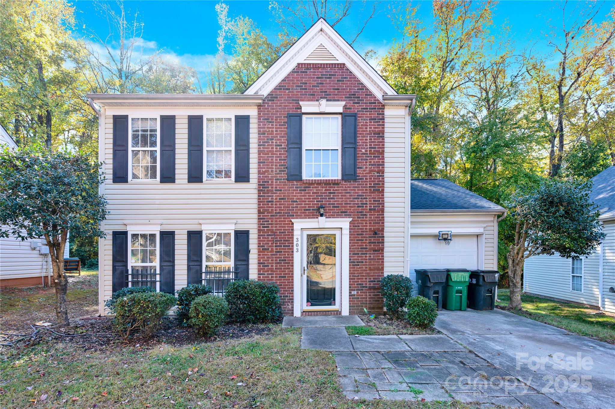 303 Winding Canyon Drive, Charlotte NC 28214