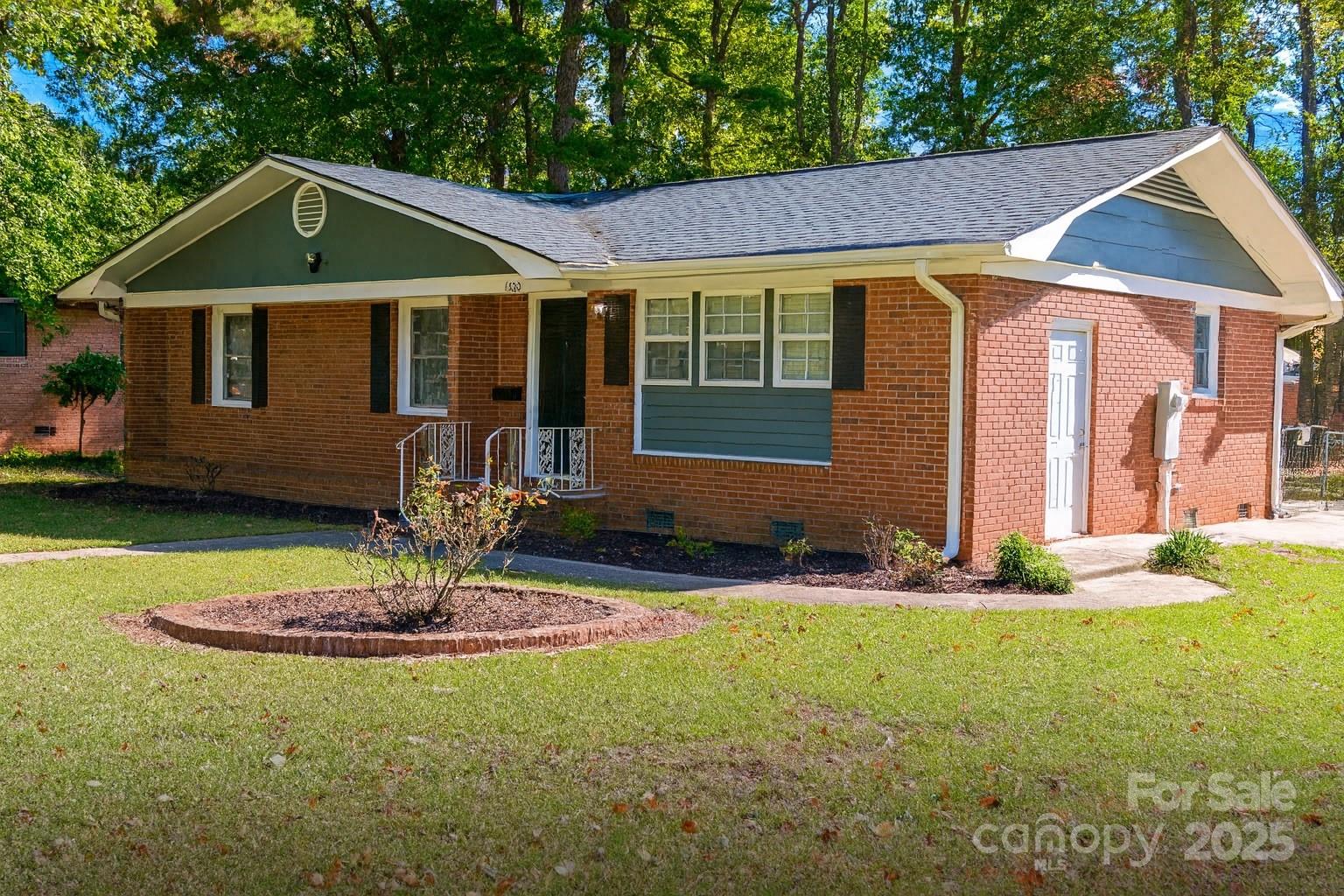 1300 Pondella Drive, Charlotte NC 28213