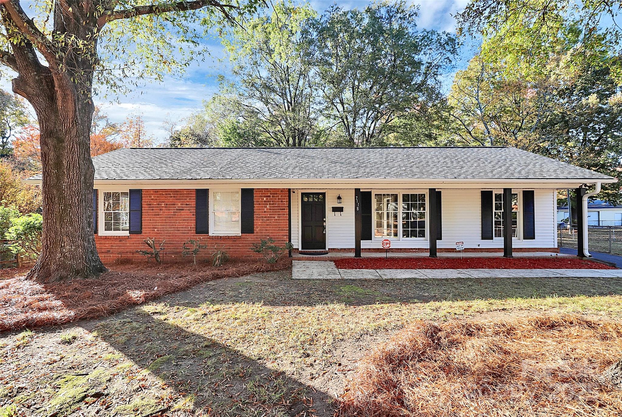 7118 April Ridge Lane, Charlotte NC 28215