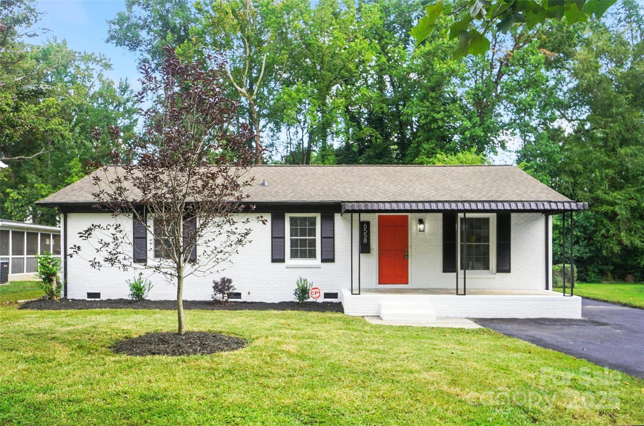 6558 Covecreek Drive, Charlotte NC 28215