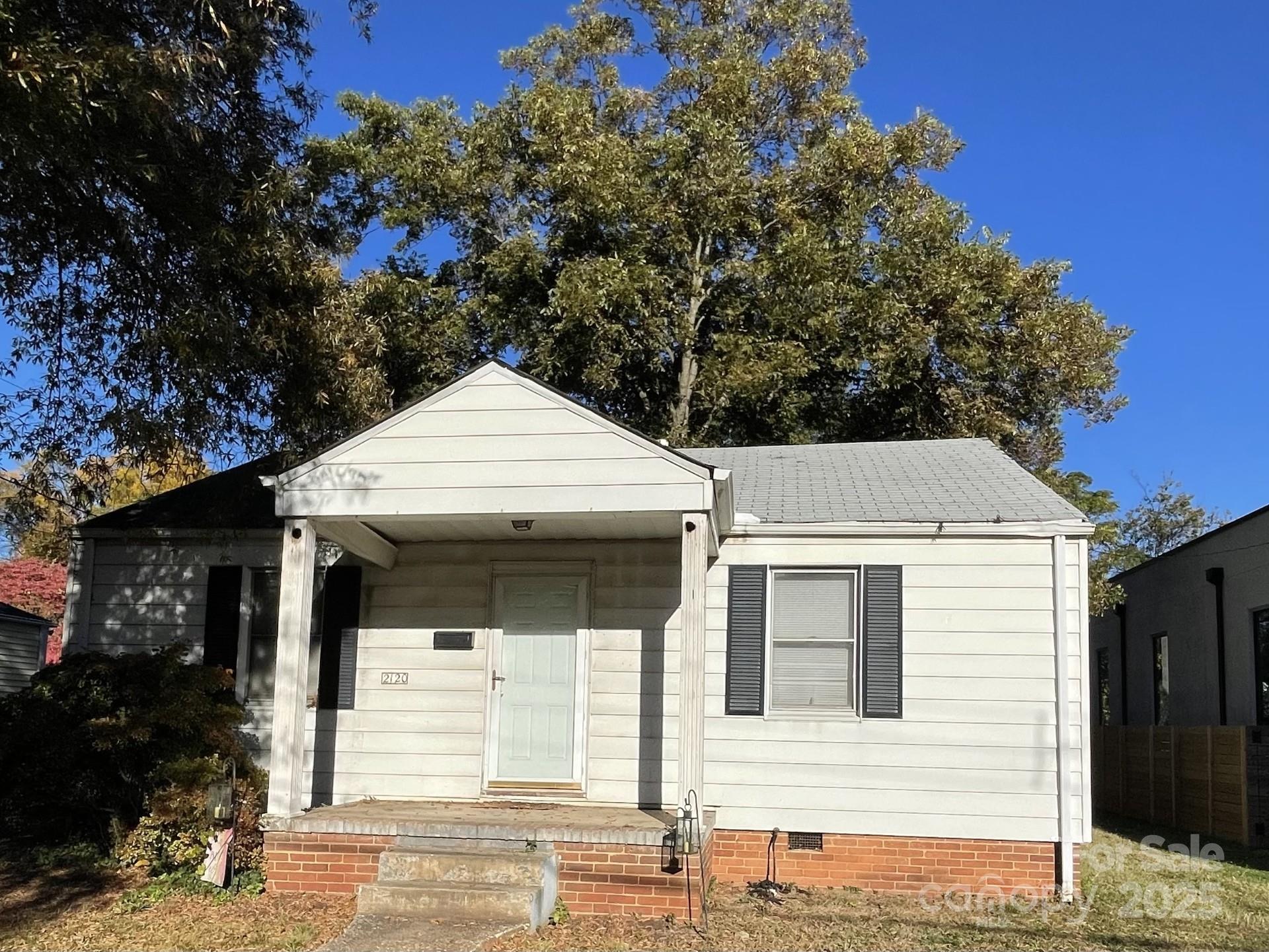 2120 Vanderbilt Road, Charlotte NC 28206