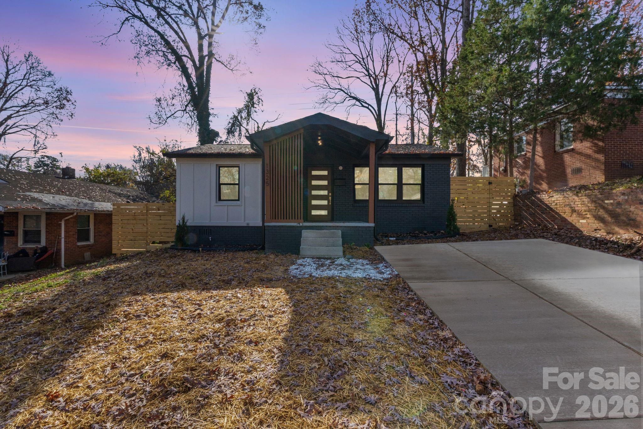 1325 Norris Avenue, Charlotte NC 28206