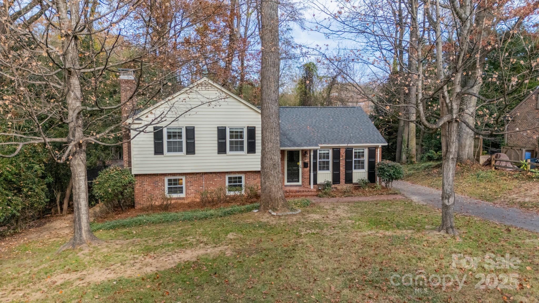 3221 Northampton Drive, Charlotte NC 28210