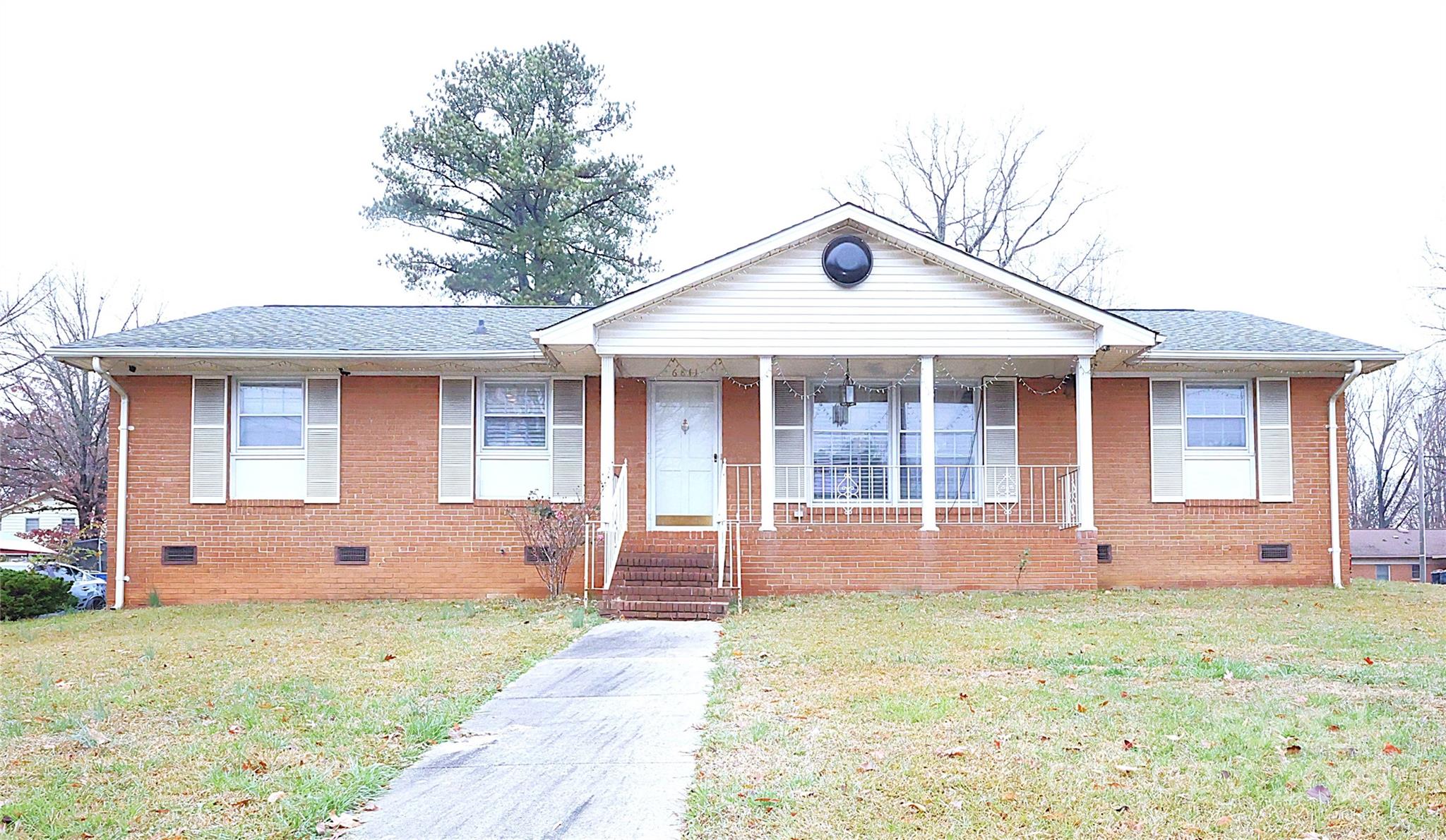 6841 Idlewild Road, Charlotte NC 28212