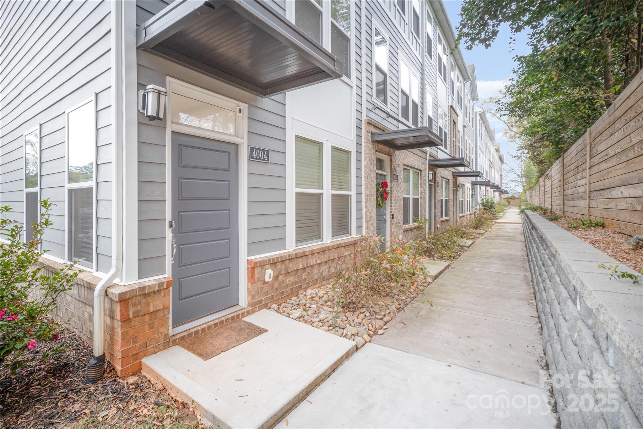 4004 Capital Ridge Court, Charlotte NC 28205